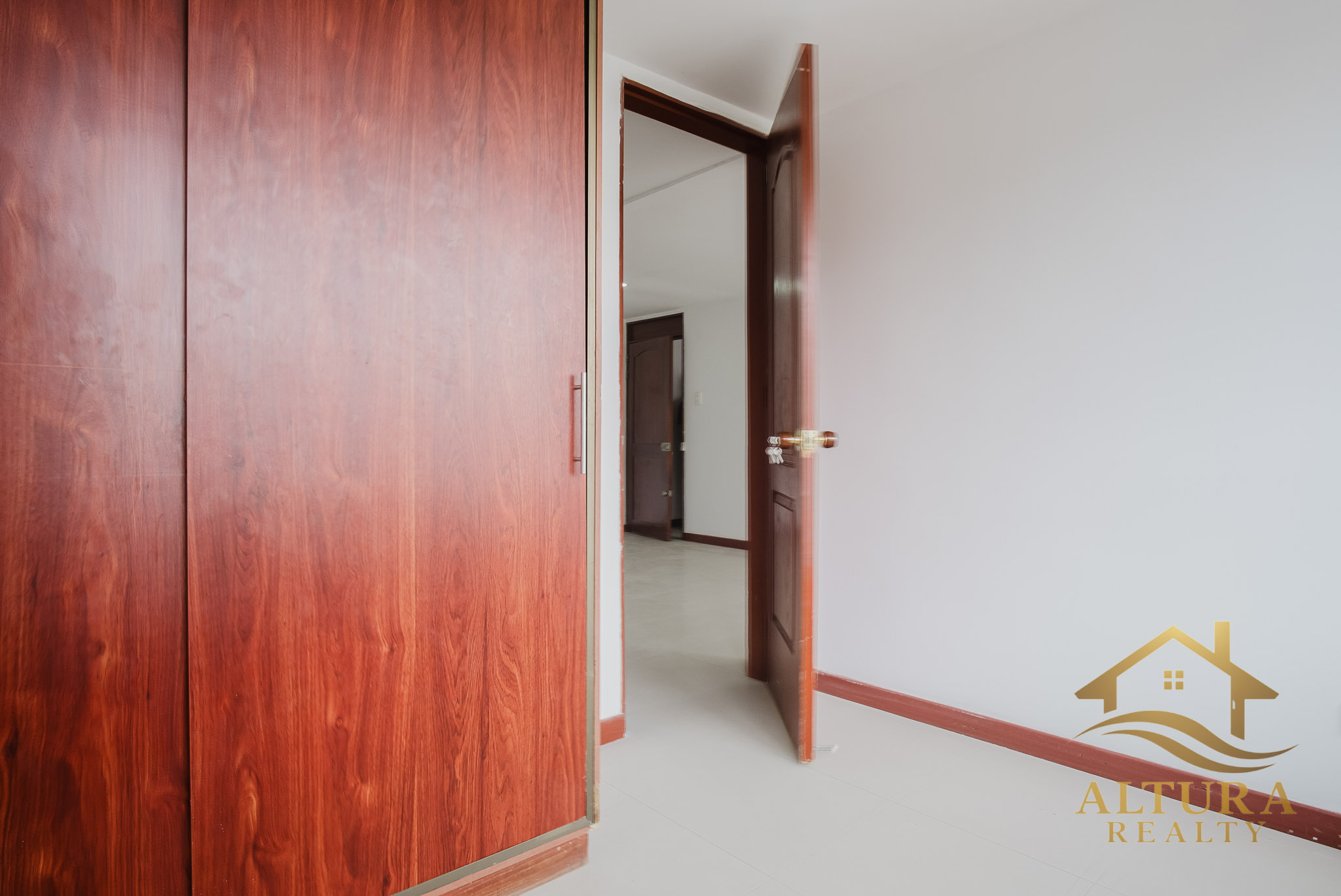 SE VENDE EDIFICIO 3 APTOS INDEPENDIENTES EN CALARCA