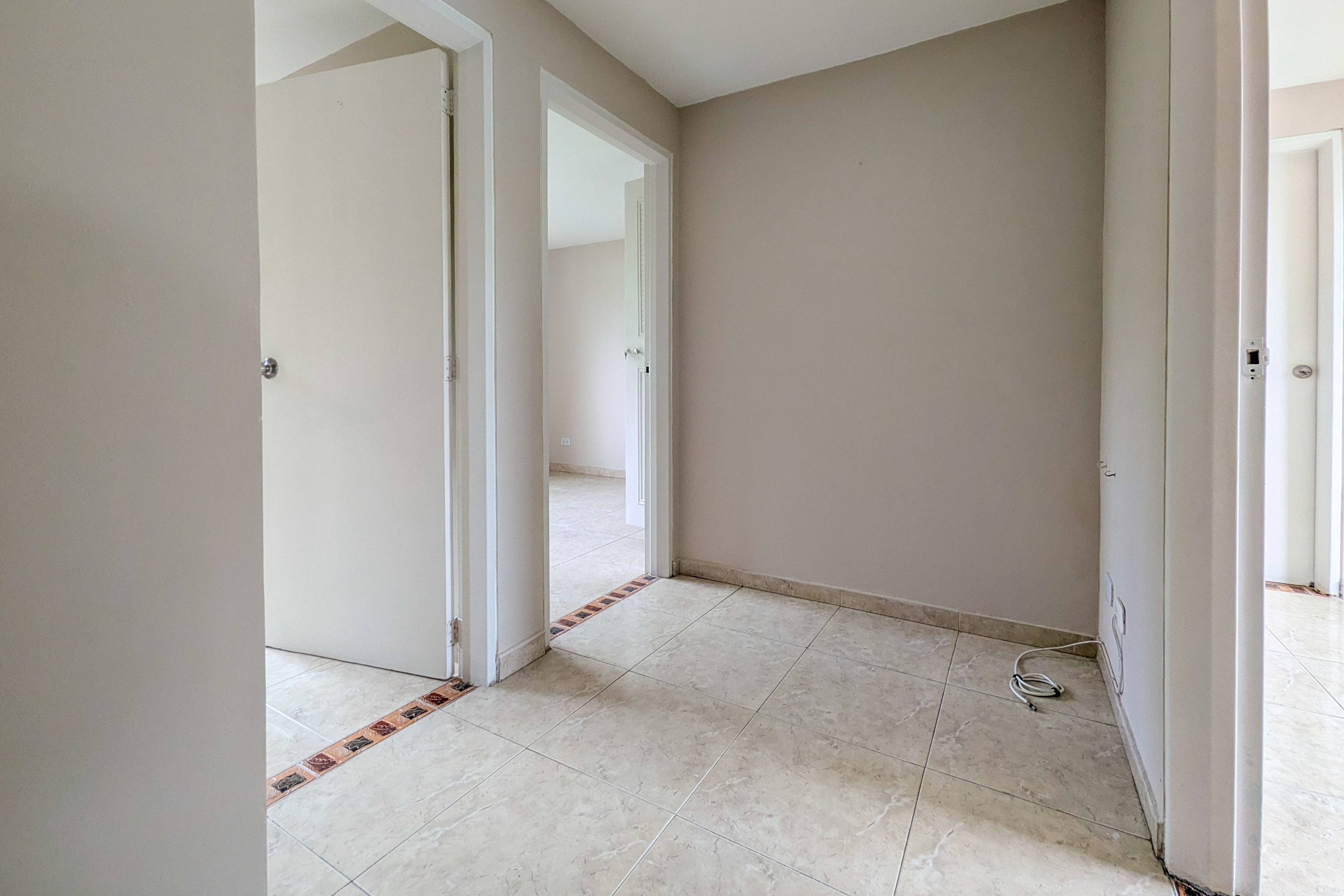 Apartamento de 3 habitaciones y banos en el conjunto La Abadia
