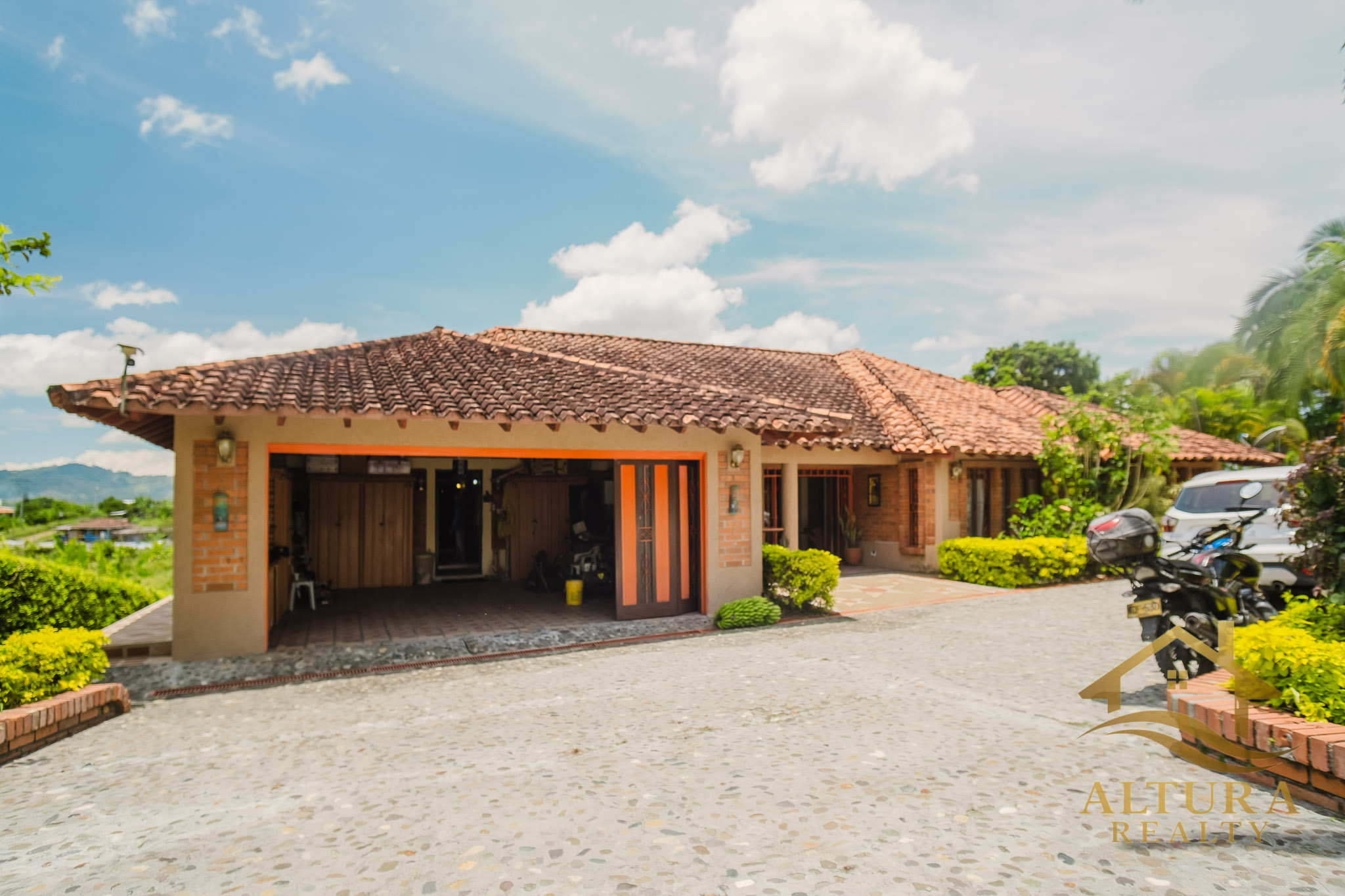 SE VENDE CASA CAMPESTRE EN ALCALA