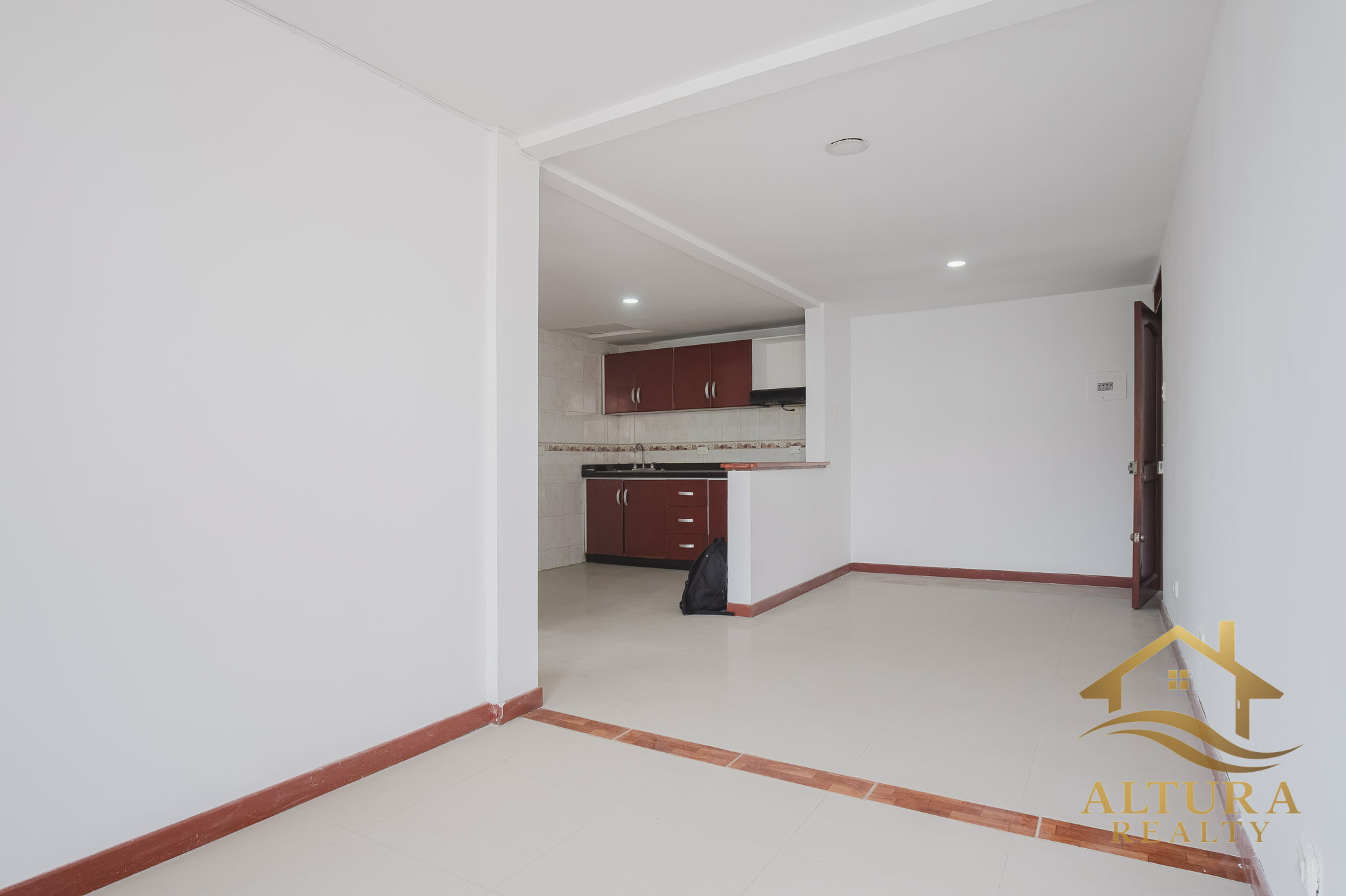 SE VENDE EDIFICIO 3 APTOS INDEPENDIENTES EN CALARCA