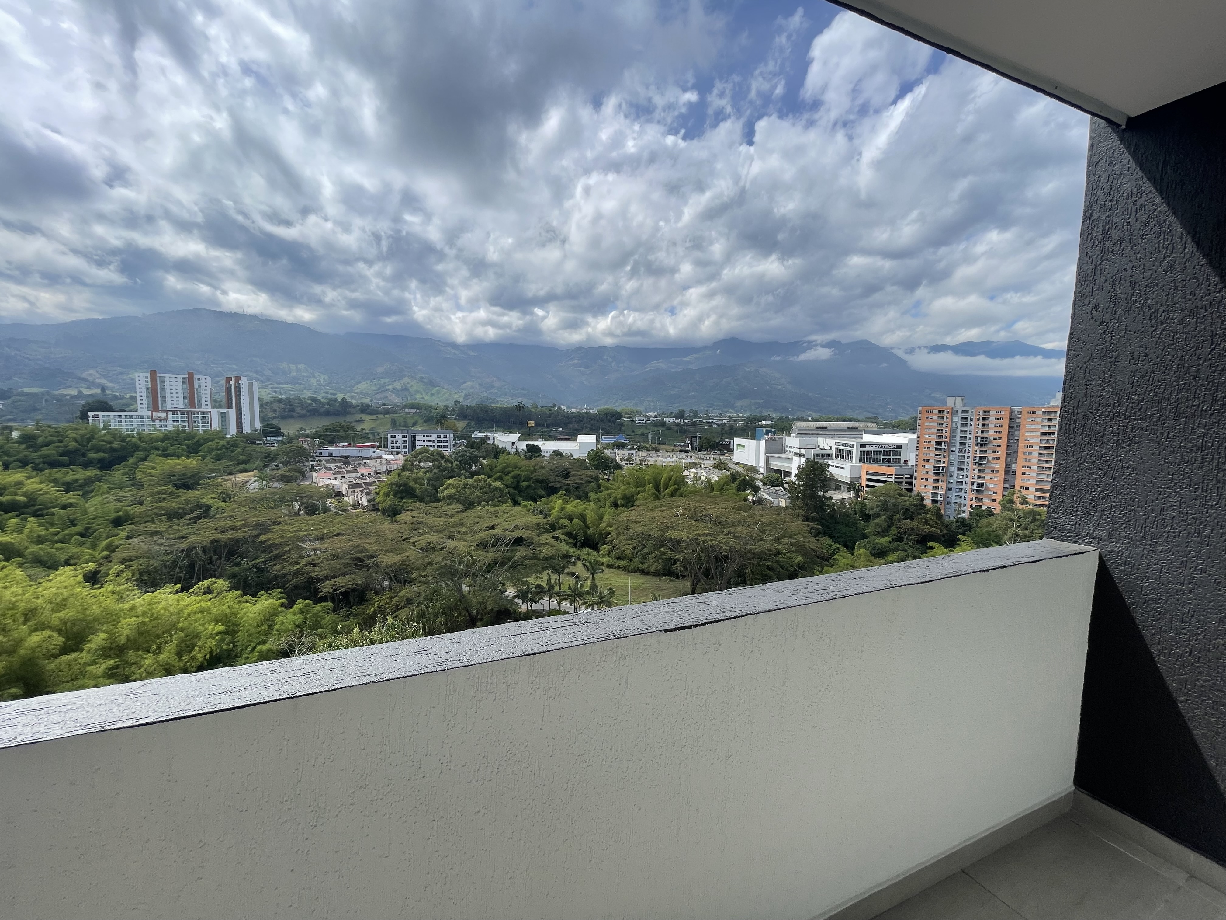 This 2 bedroom 2 bathroom apartment on the 11th floor of Clubhouse