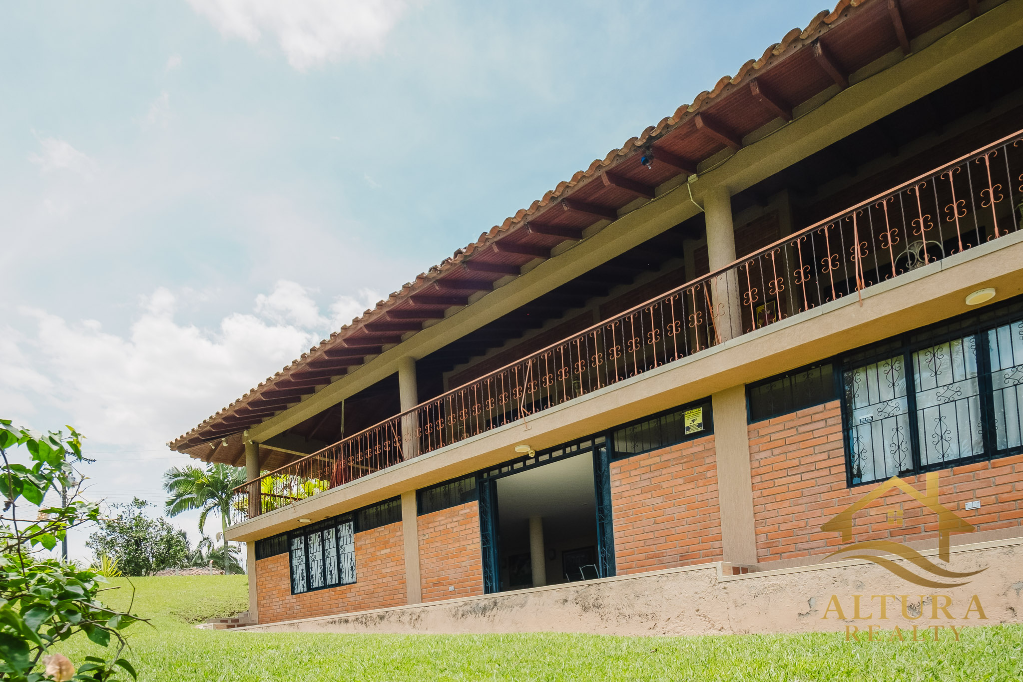 SE VENDE CASA CAMPESTRE EN ALCALA