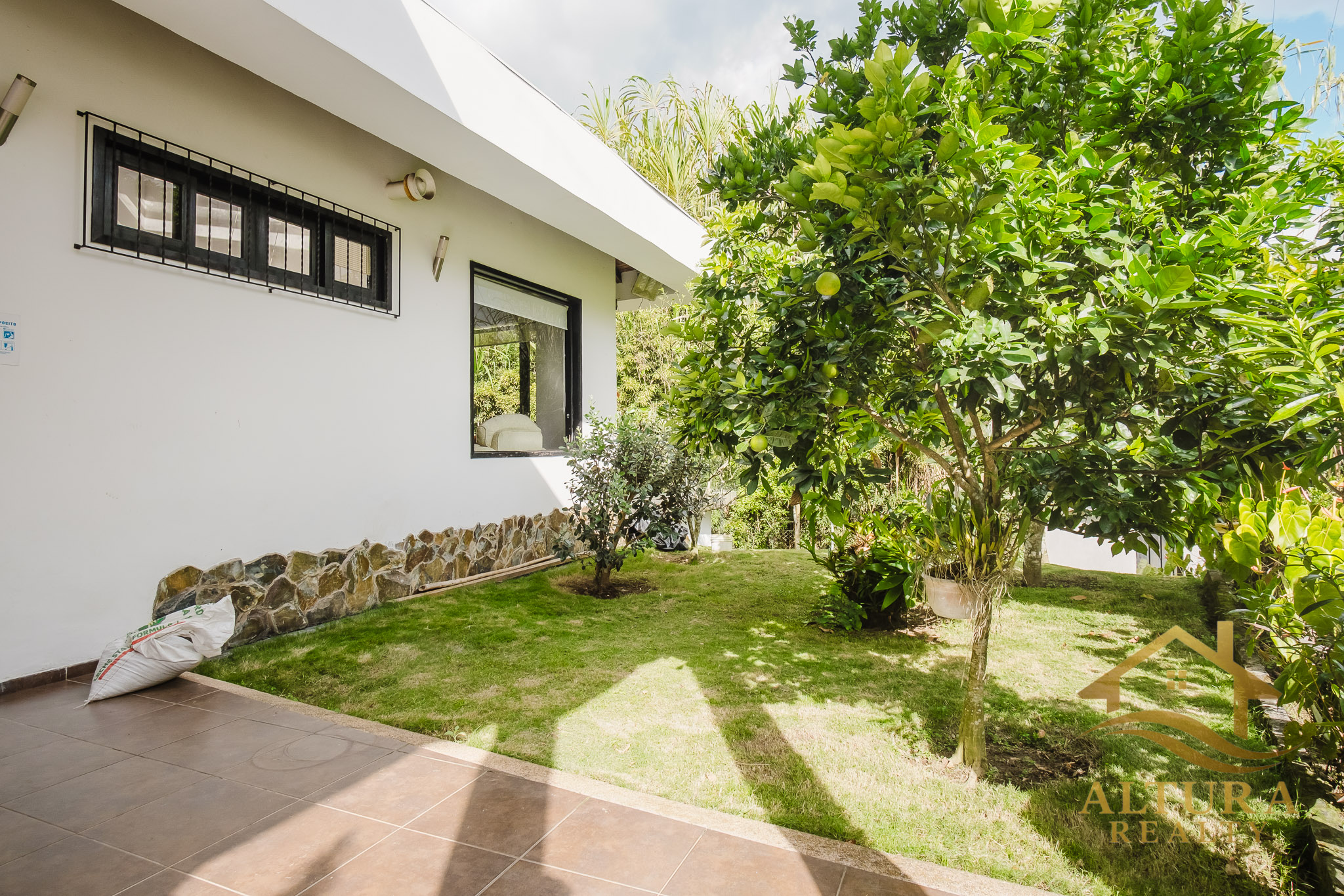 SE VENDE CASA EN CONJUNTO CERRADO A 5 MINUTOS DE ARMENIA