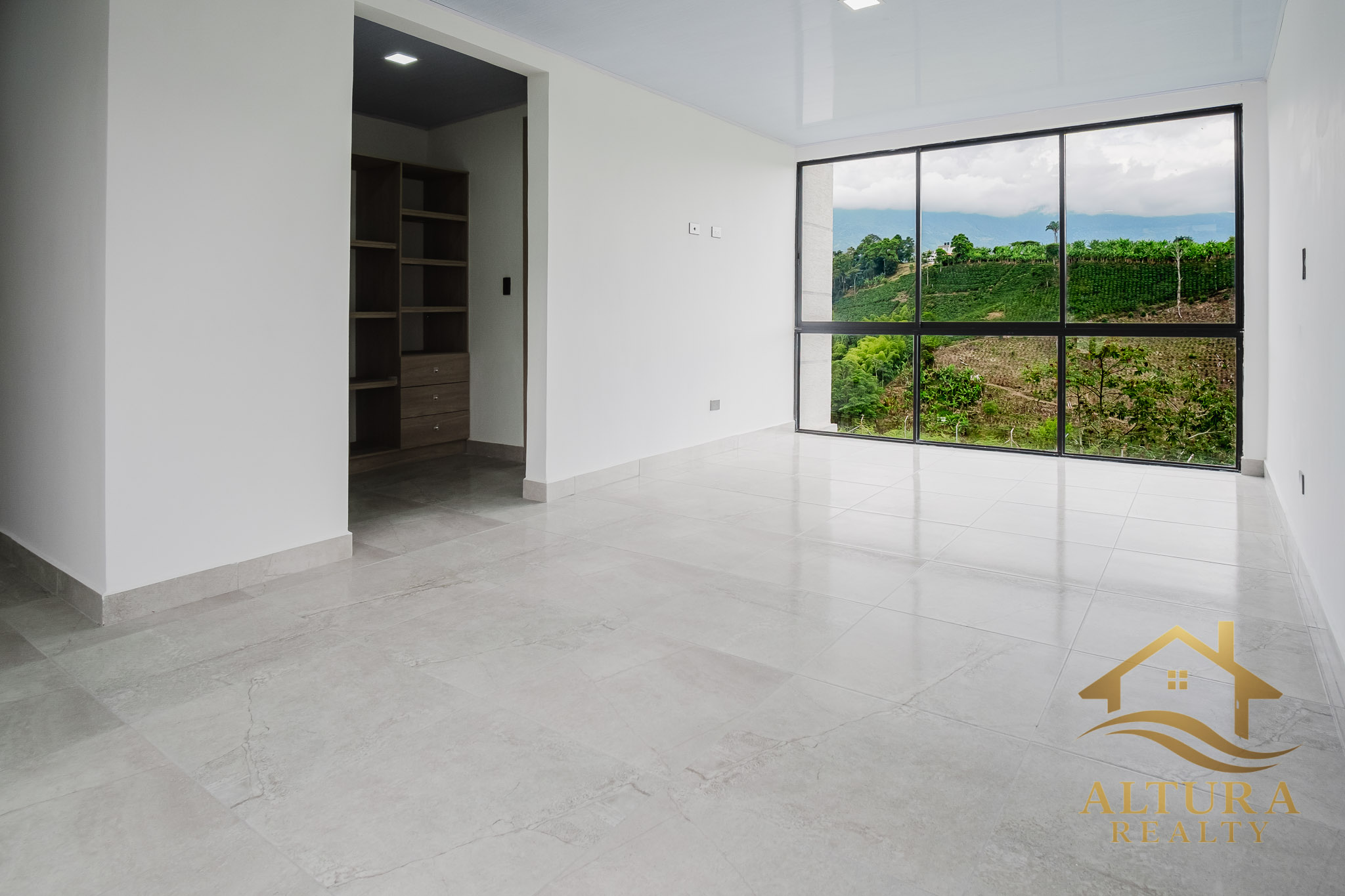 SE VENDE CASA CAMPESTRE EL CAIMO, TEBAIDA