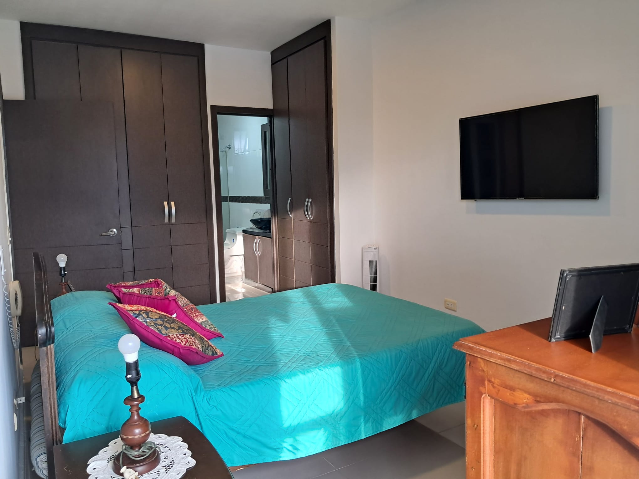 Apartamento dúplex de 3 habitaciones con dos balcones en Armenia