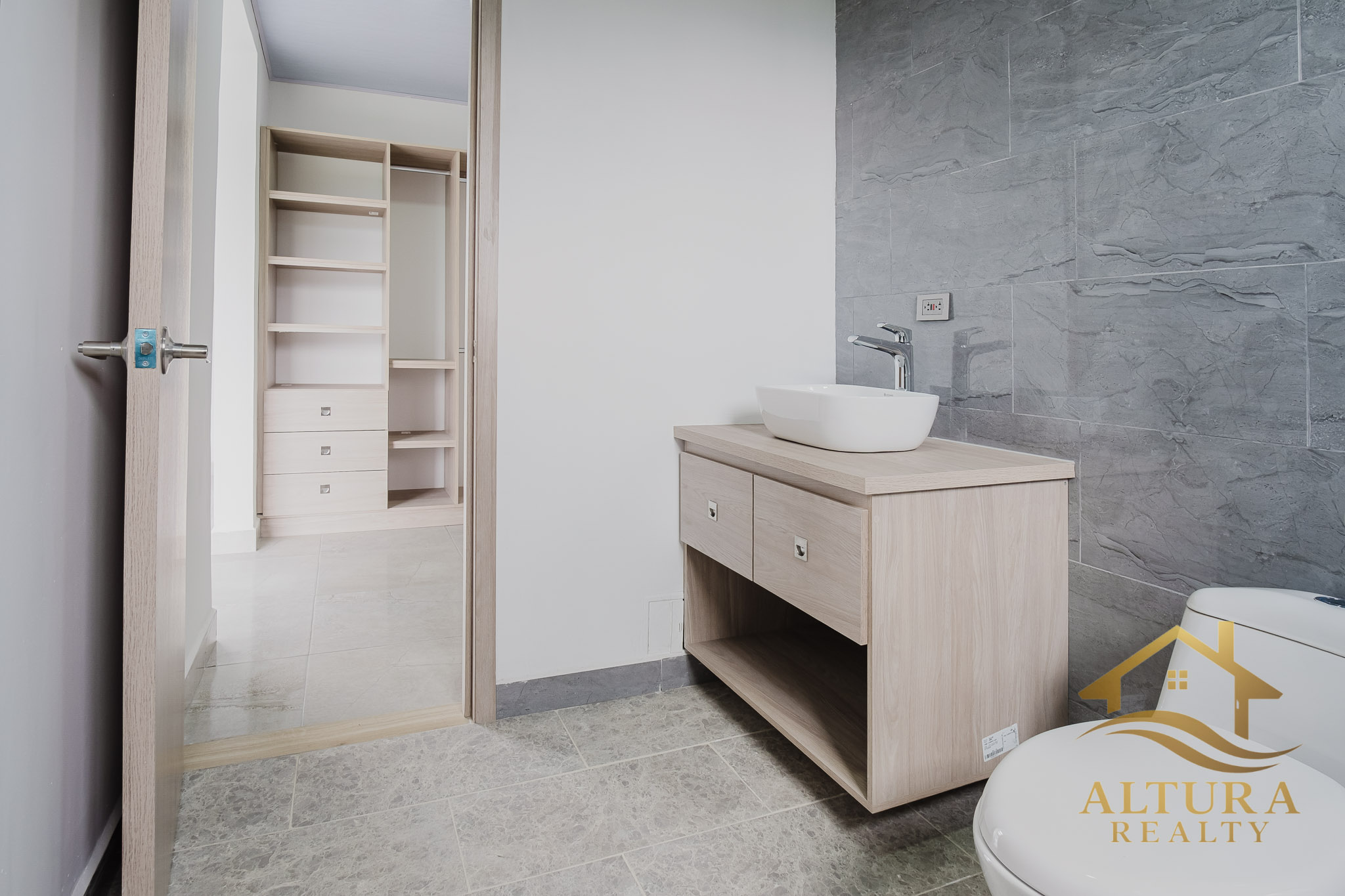 SE VENDE CASA CAMPESTRE EL CAIMO, TEBAIDA