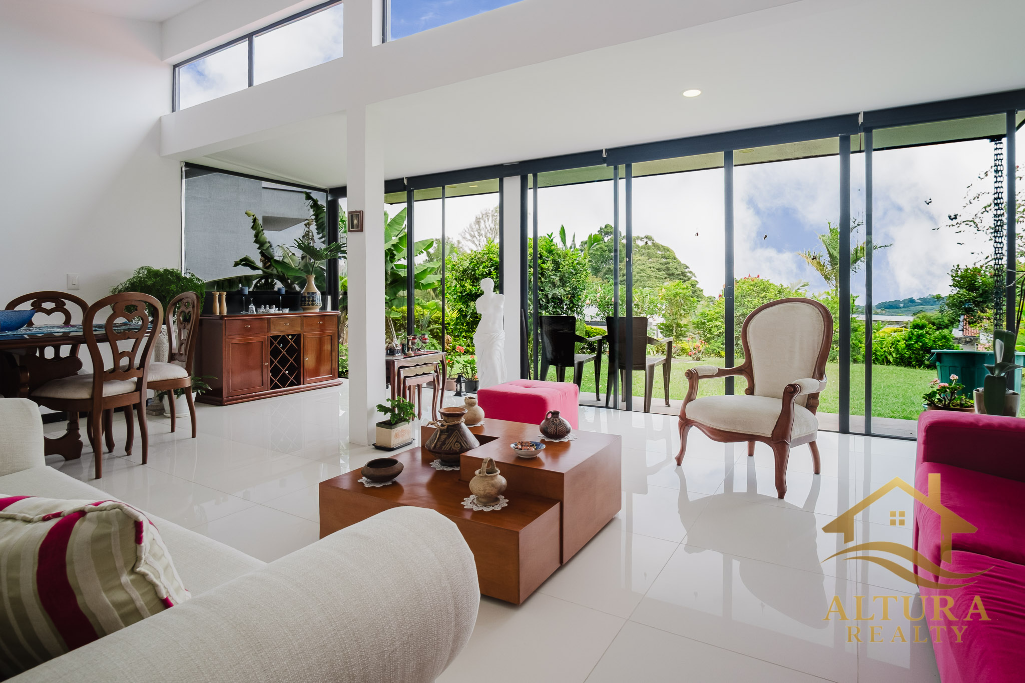 SE VENDE CASA CAMPESTRE EN CONJUNTO CERRADO CIRCASIA QUINDIO