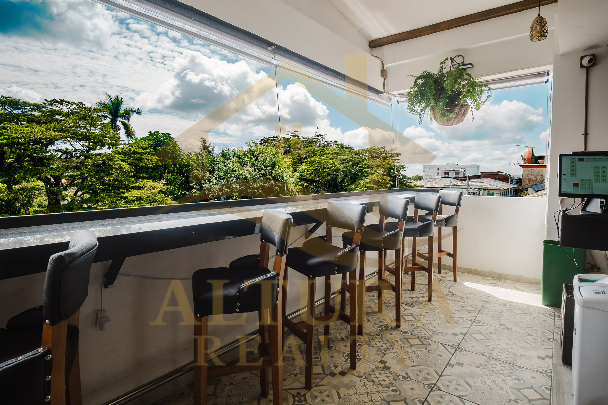 BUILDING FOR SALE IN CIRCASIA, QUINDÍO