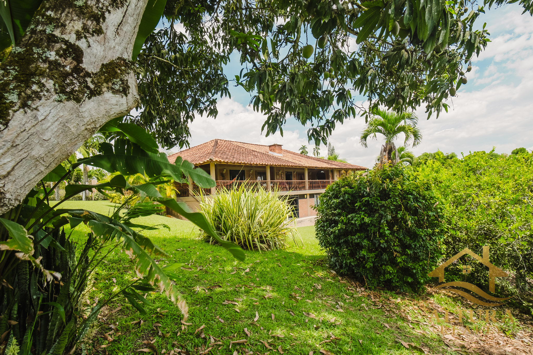 SE VENDE CASA CAMPESTRE EN ALCALA