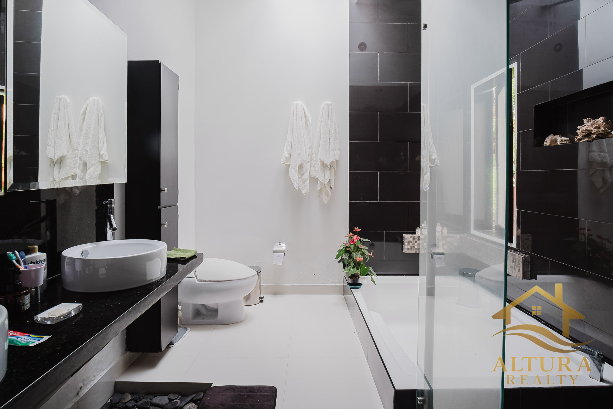 SE VENDE CASA EN CONJUNTO CERRADO A 5 MINUTOS DE ARMENIA