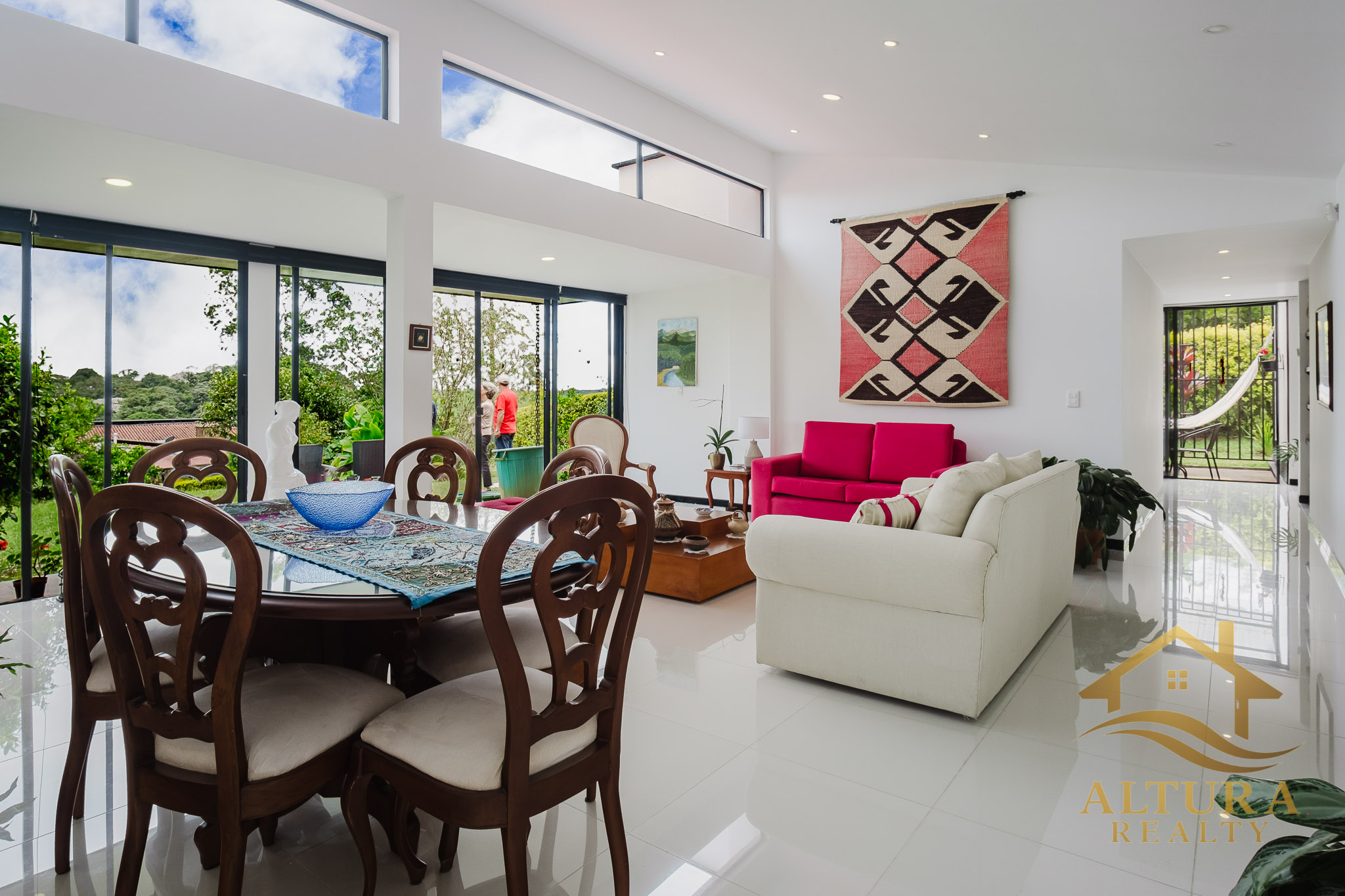 SE VENDE CASA CAMPESTRE EN CONJUNTO CERRADO CIRCASIA QUINDIO