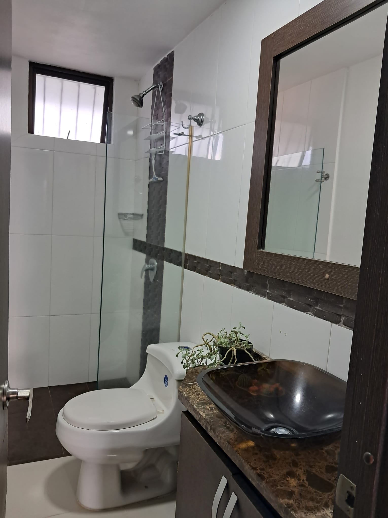 Apartamento dúplex de 3 habitaciones con dos balcones en Armenia