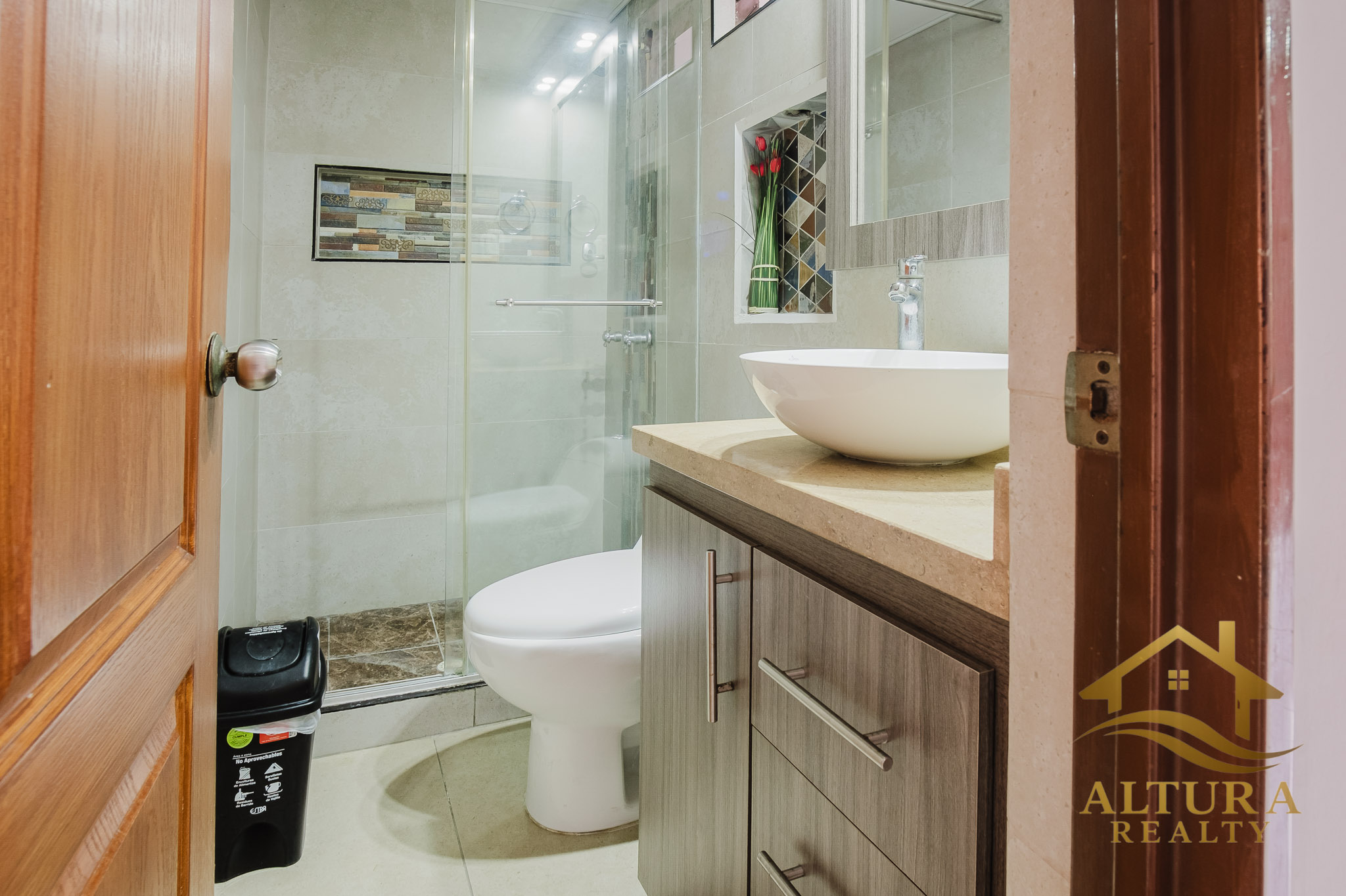 SE VENDE CASA EN CONJUNTO CERRADO CALARCA QUINDIO