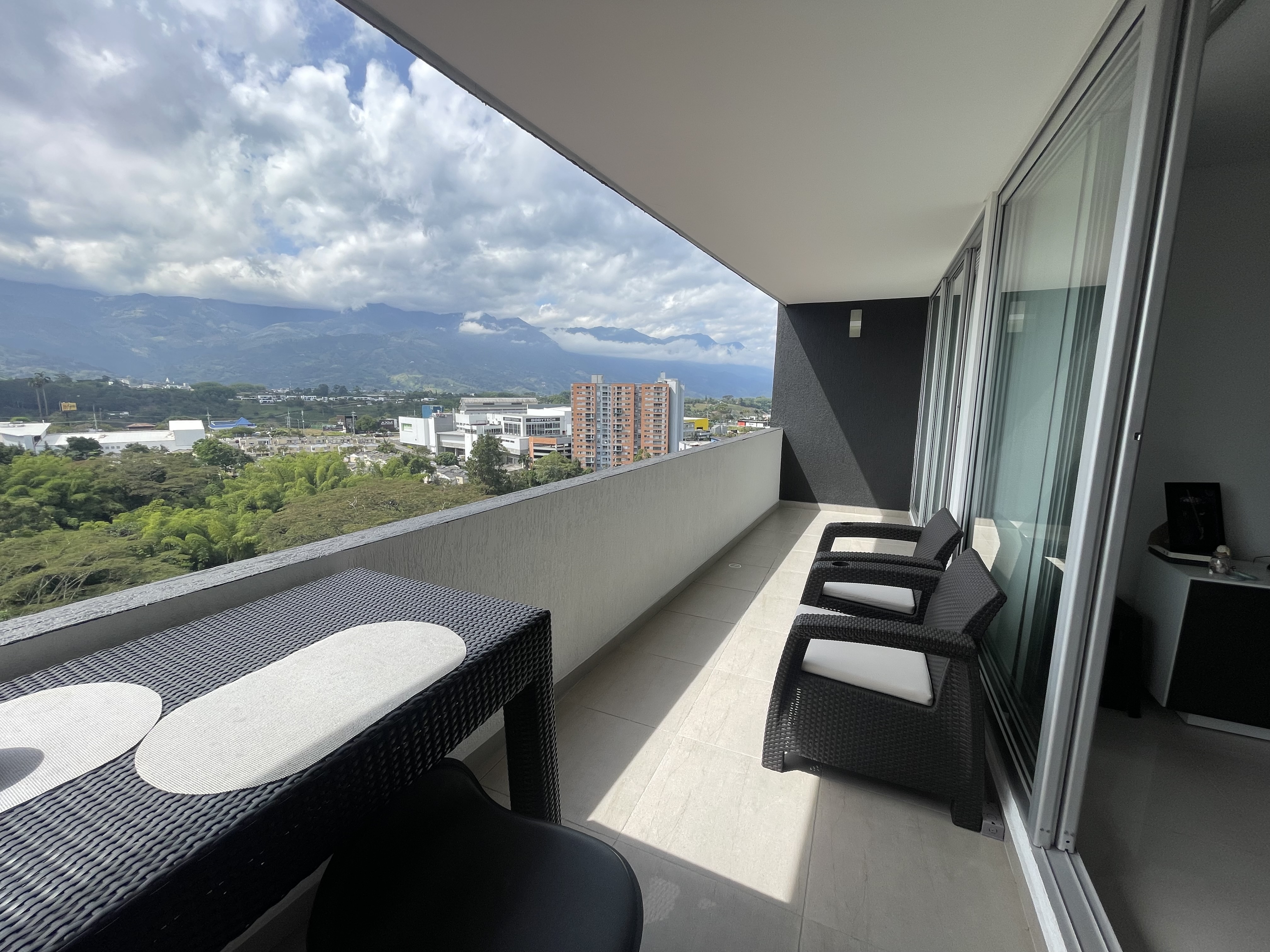 This 2 bedroom 2 bathroom apartment on the 11th floor of Clubhouse