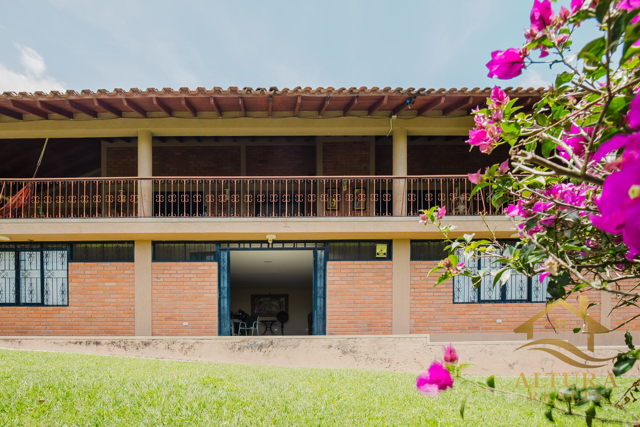 SE VENDE CASA CAMPESTRE EN ALCALA