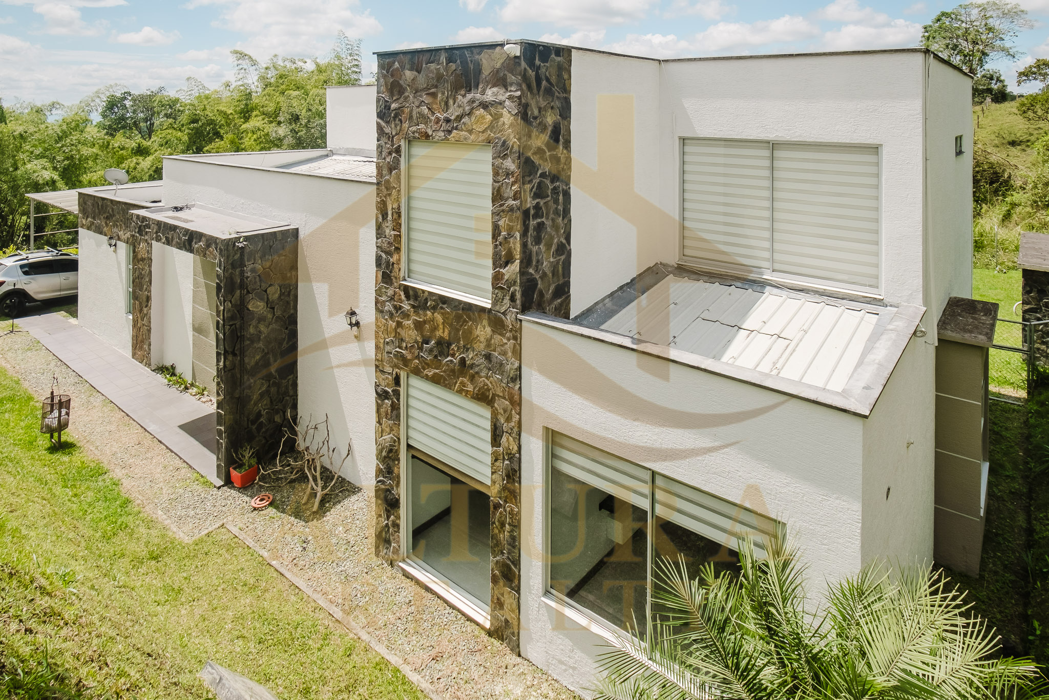 SE VENDE CASA CAMPESTRE ENTRE CIRCASIA Y ARMENIA CONJUNTO CERRADO