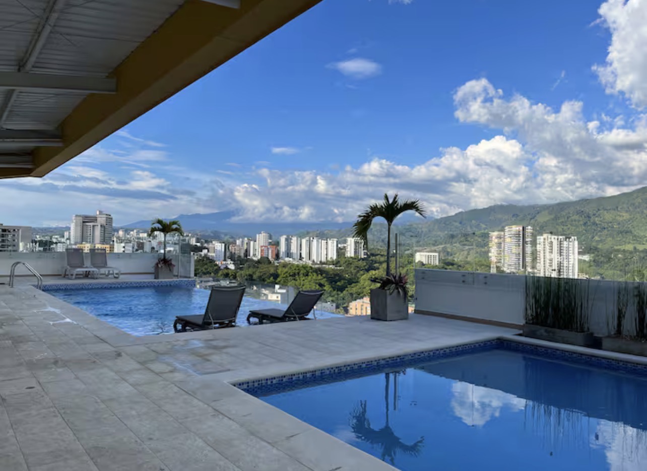 This 2 bedroom 2 bathroom apartment on the 11th floor of Clubhouse