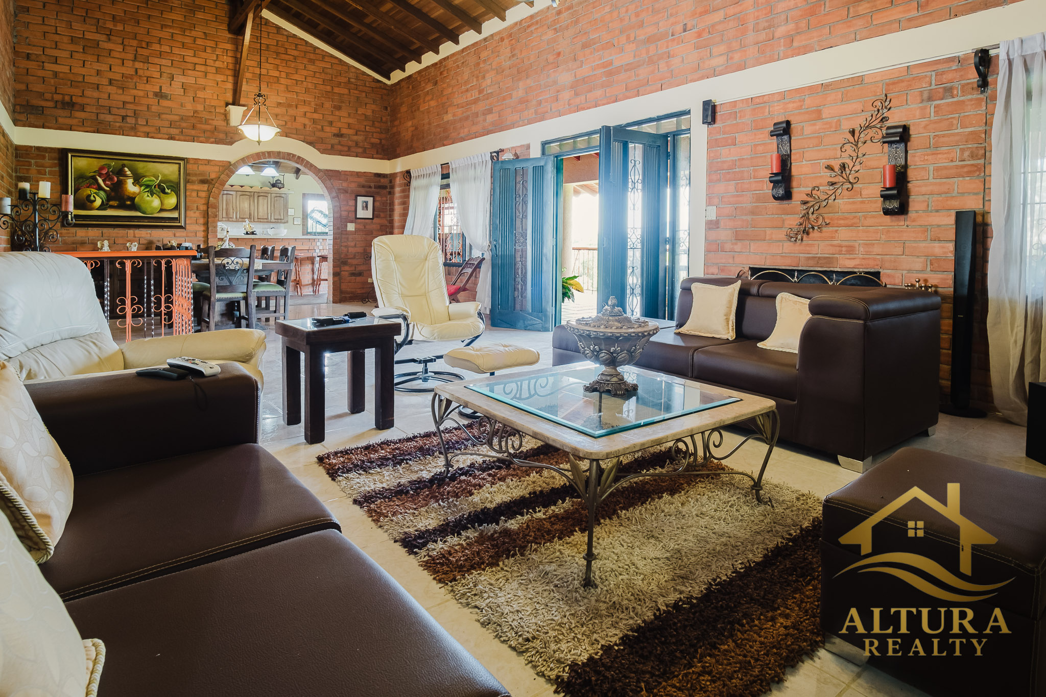 SE VENDE CASA CAMPESTRE EN ALCALA