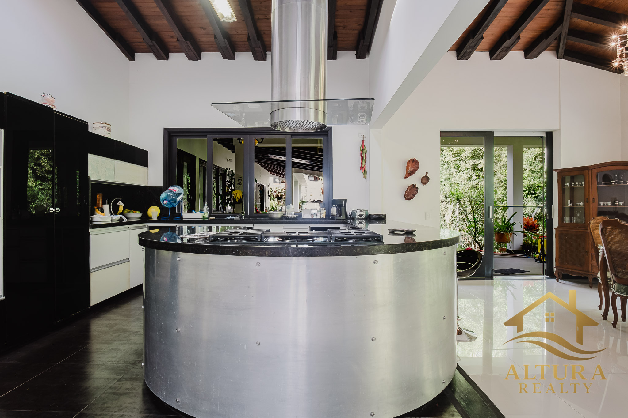 SE VENDE CASA EN CONJUNTO CERRADO A 5 MINUTOS DE ARMENIA