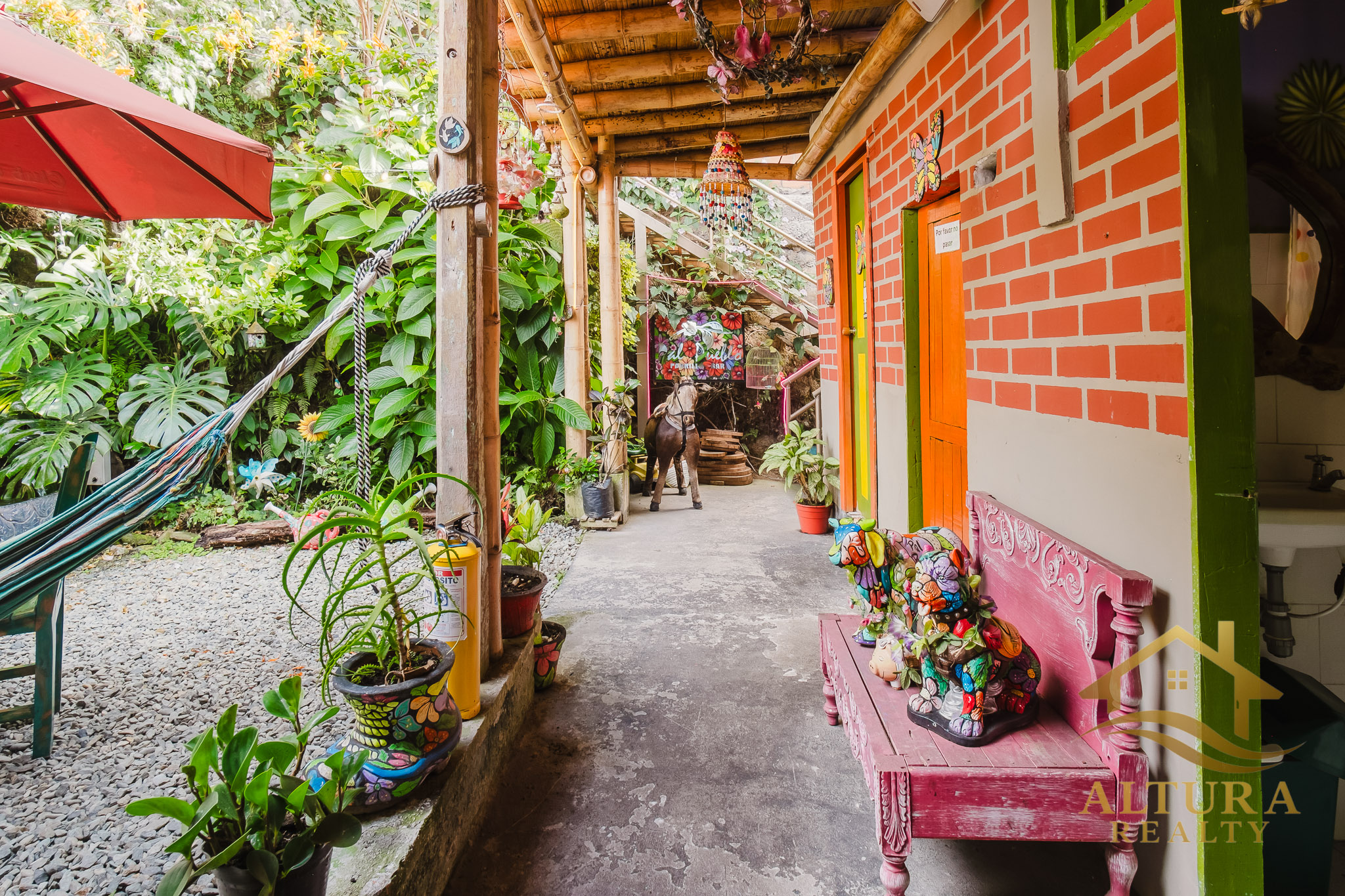 SE VENDE PRESTIGIOSO RESTAURANTE EN CIRCASIA QUINDIO