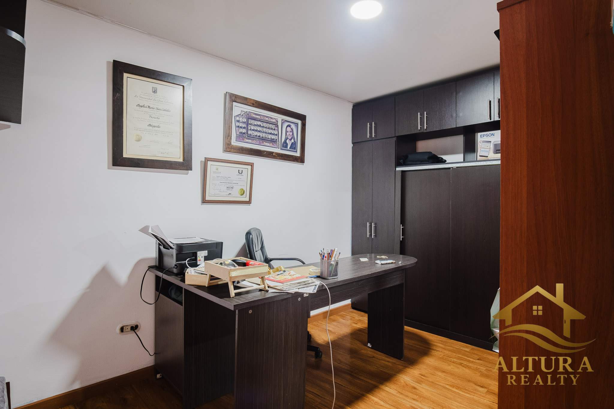 SE VENDE CASA EN CONJUNTO CERRADO CALARCA QUINDIO