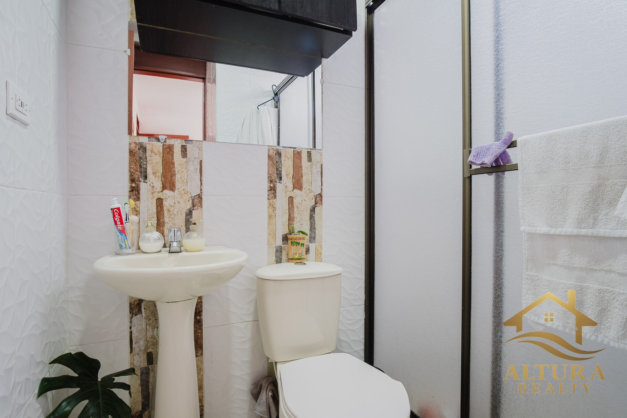 SE VENDE CASA 2 PISOS INDEPENDIENTES EN CALARCA QUINDIO