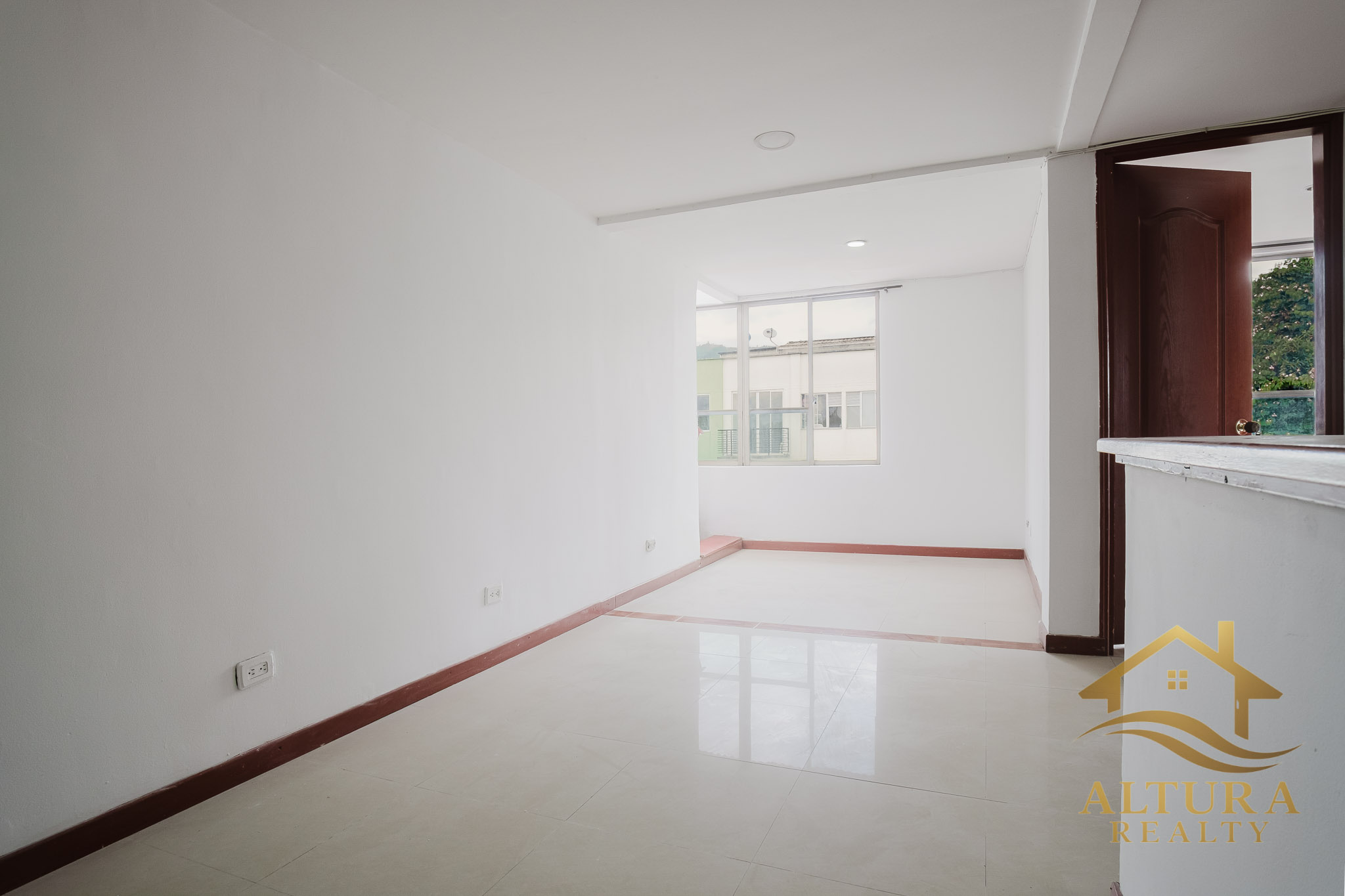 SE VENDE EDIFICIO 3 APTOS INDEPENDIENTES EN CALARCA