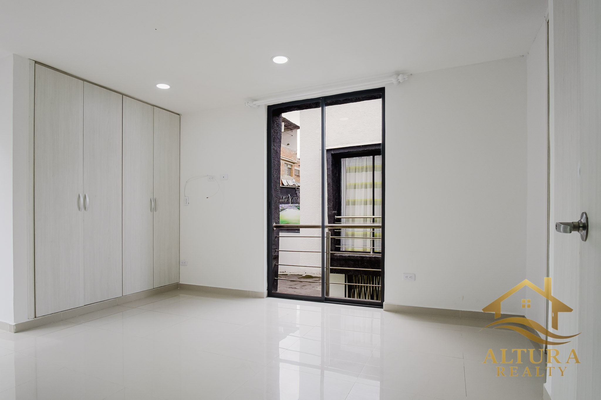 SE VENDE CASA CENTRAL EN CALARCA QUINDIO