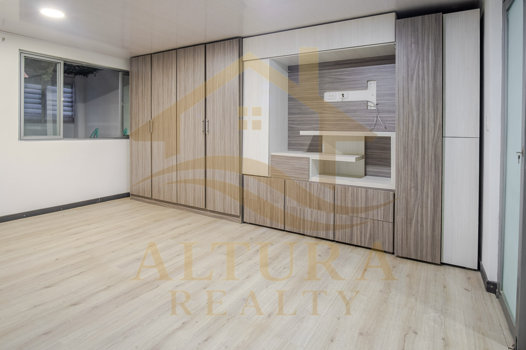 SE VENDE MODERNA CASA EN EL NORTE DE CIRCASIA