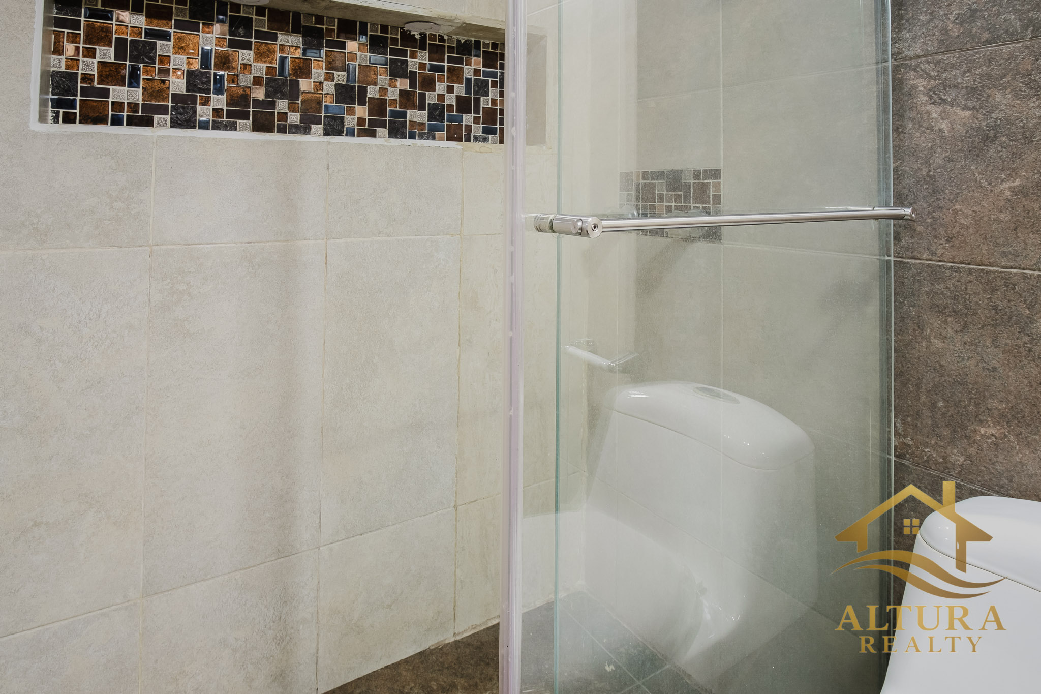 SE VENDE CASA EN CONJUNTO CERRADO CALARCA QUINDIO