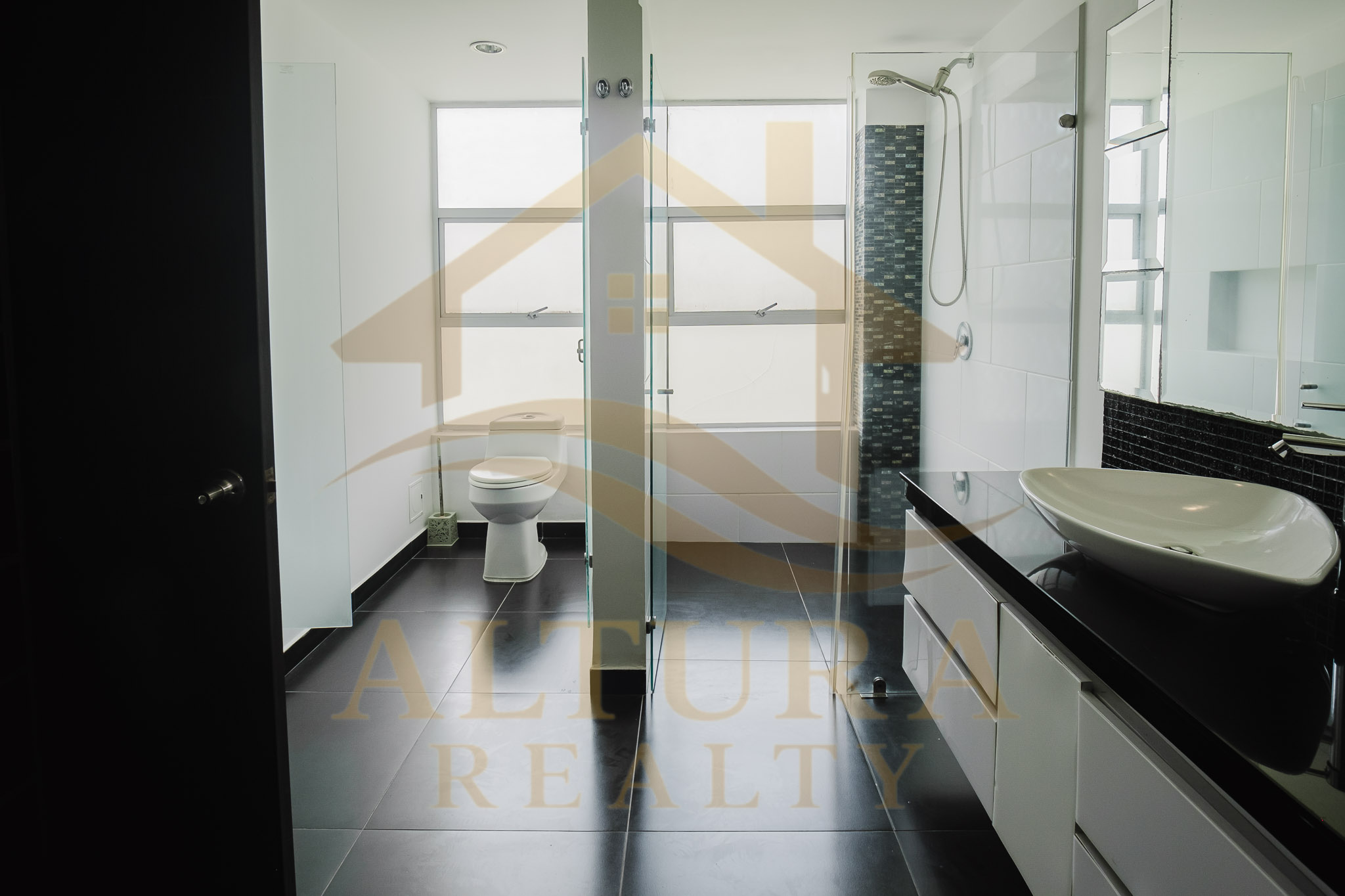 SE VENDE CASA CAMPESTRE ENTRE CIRCASIA Y ARMENIA CONJUNTO CERRADO