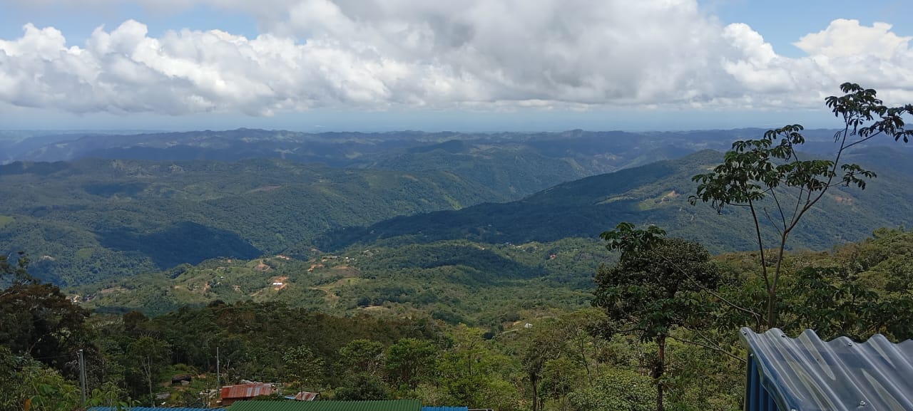SALE PENDING - LOTE CON VISTA INCREÍBLE EN SAN LUIS |
