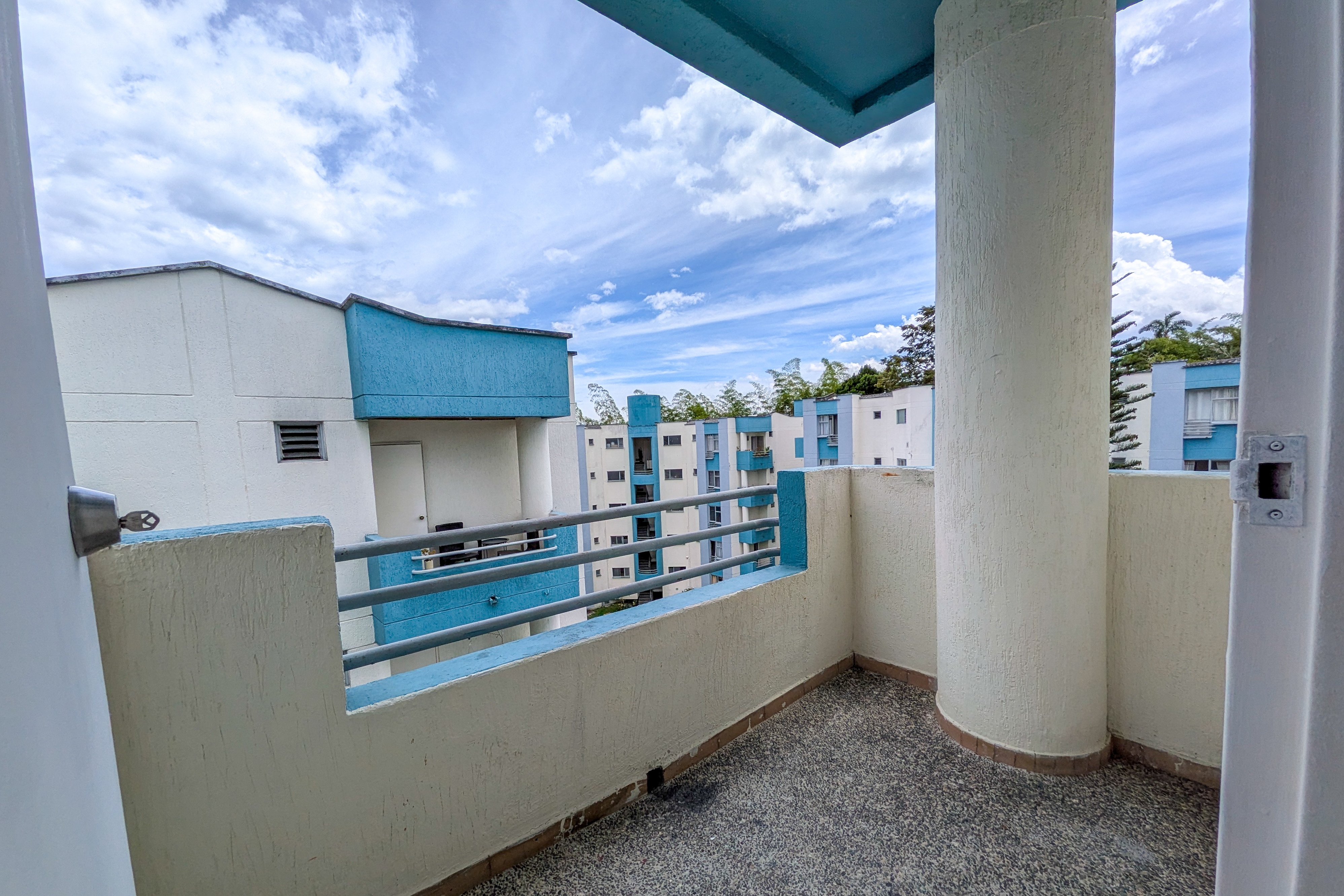 Apartamento de 3 habitaciones y banos en el conjunto La Abadia
