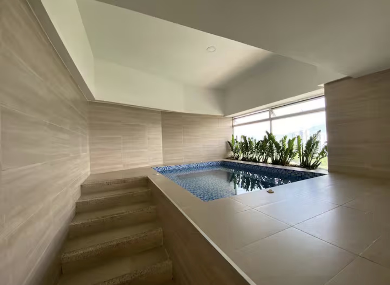 This 2 bedroom 2 bathroom apartment on the 11th floor of Clubhouse