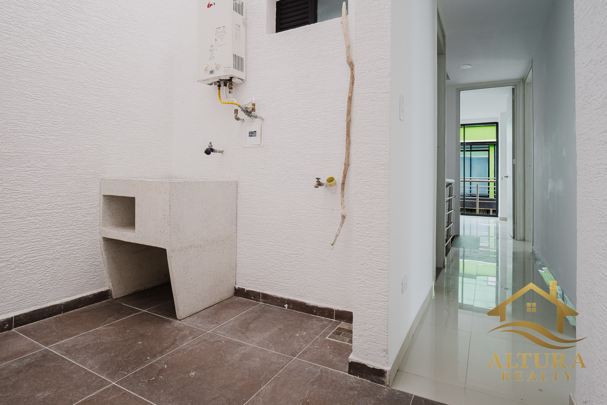 SE VENDE CASA CENTRAL EN CALARCA QUINDIO