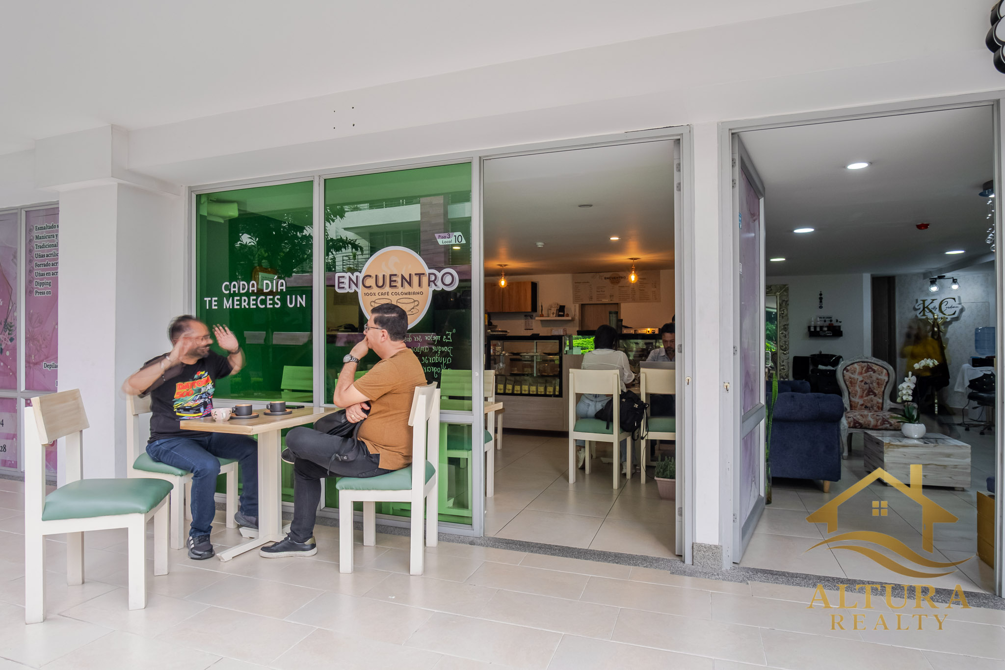 PROP-009- El Exito Te Espera: Local Comercial Bien Ubicado
