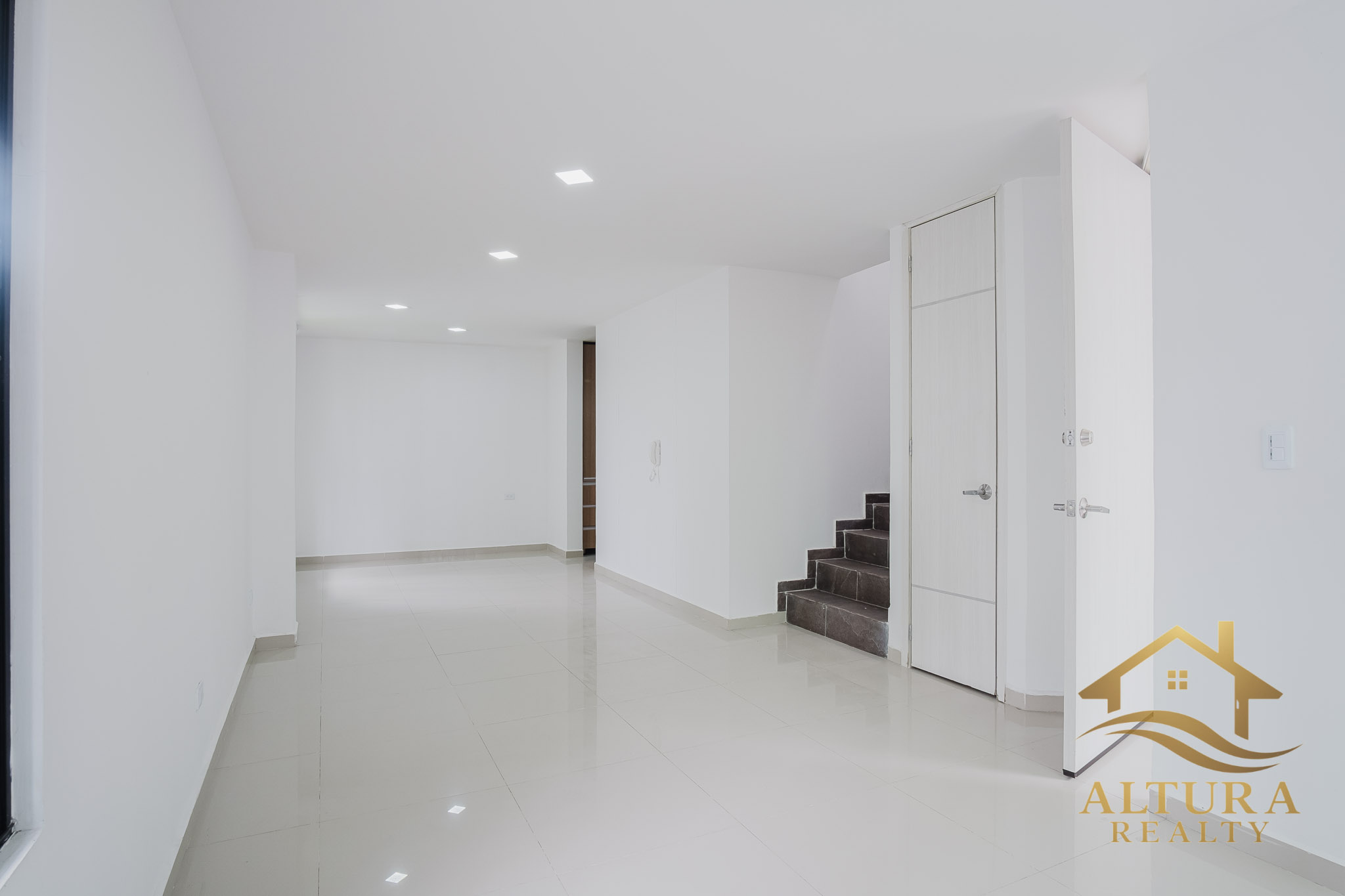 SE VENDE CASA CENTRAL EN CALARCA QUINDIO