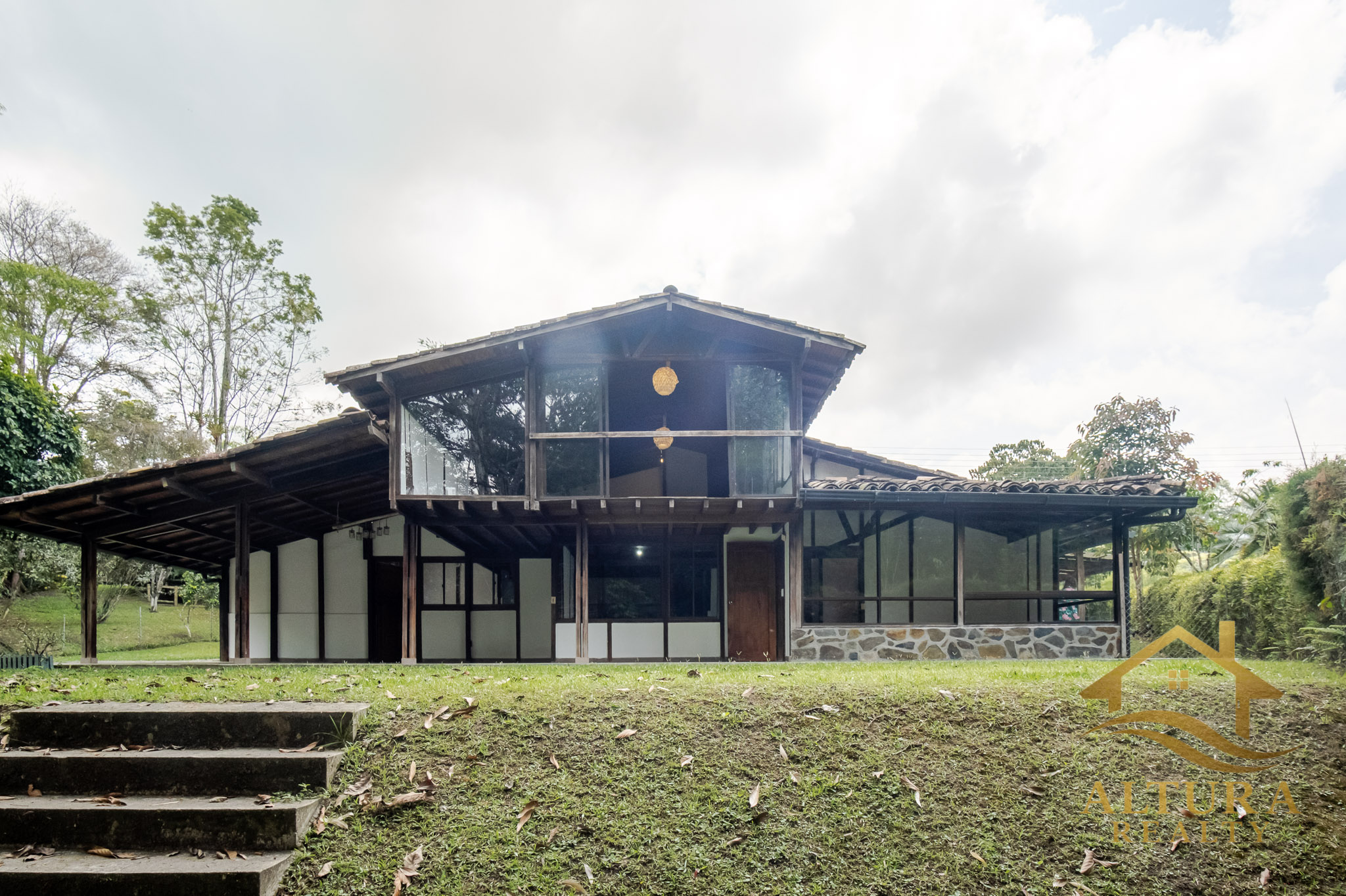 SE VENDE O RENTA CASA CAMPESTRE ENTRE CIRCASIA Y ARMENIA