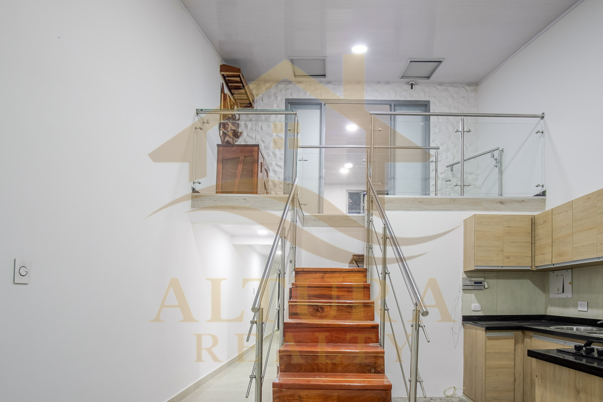 SE VENDE MODERNA CASA EN EL NORTE DE CIRCASIA