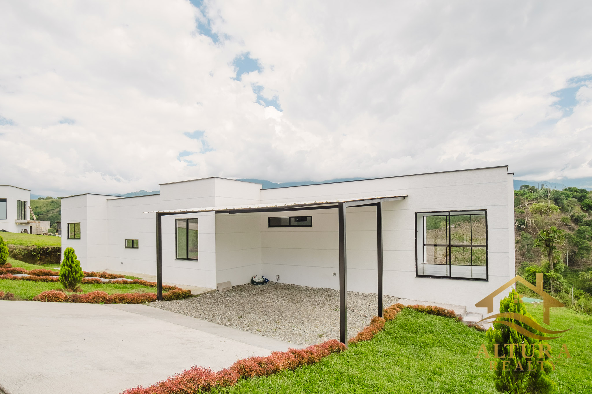 SE VENDE CASA CAMPESTRE EL CAIMO, TEBAIDA