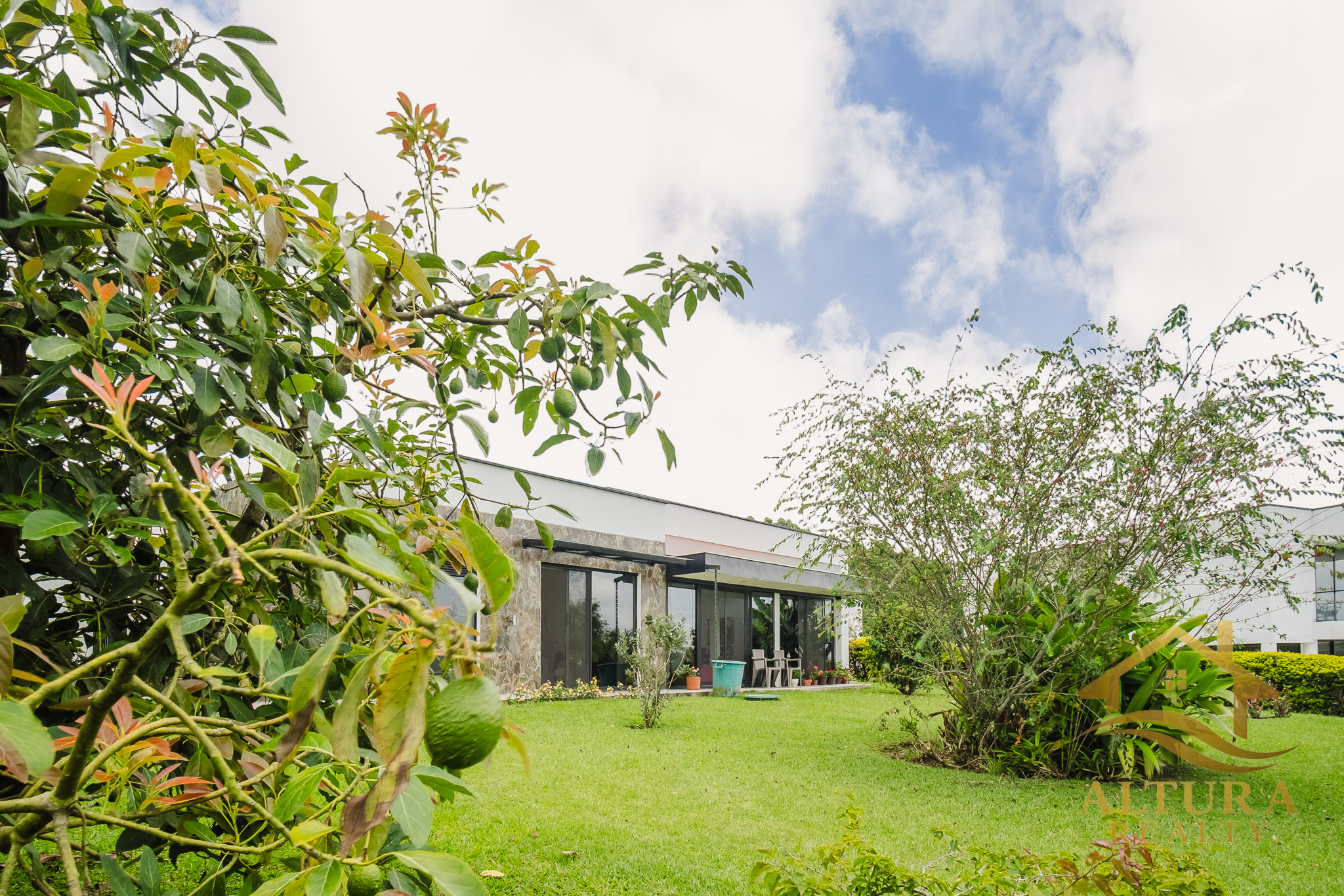 SE VENDE CASA CAMPESTRE EN CONJUNTO CERRADO CIRCASIA QUINDIO