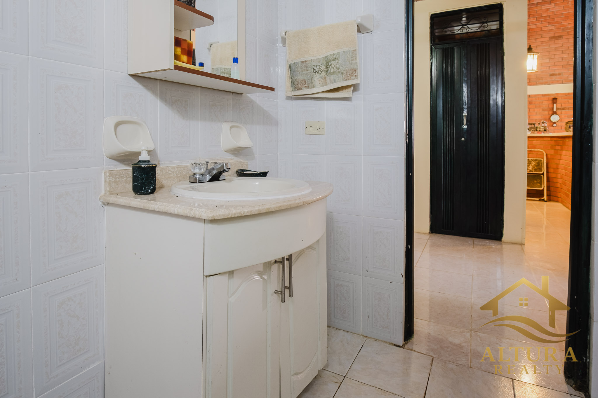 SE VENDE CASA CAMPESTRE EN ALCALA