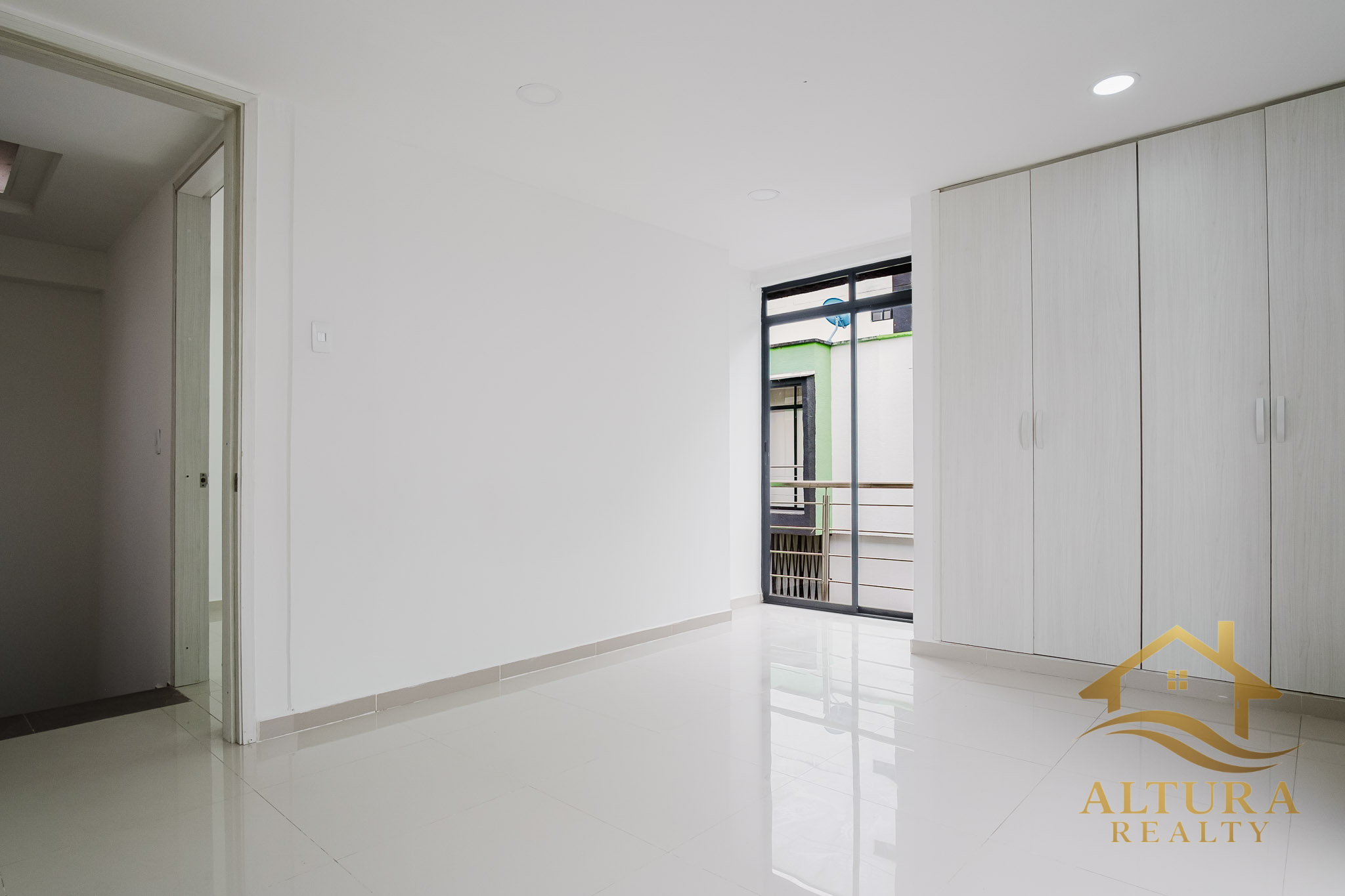 SE VENDE CASA CENTRAL EN CALARCA QUINDIO