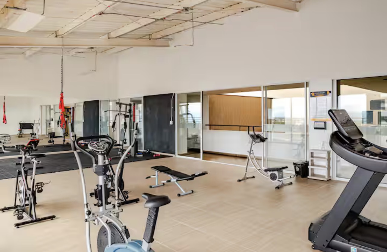 This 2 bedroom 2 bathroom apartment on the 11th floor of Clubhouse