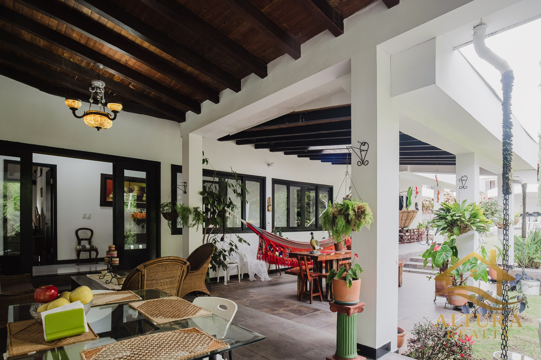 SE VENDE CASA EN CONJUNTO CERRADO A 5 MINUTOS DE ARMENIA