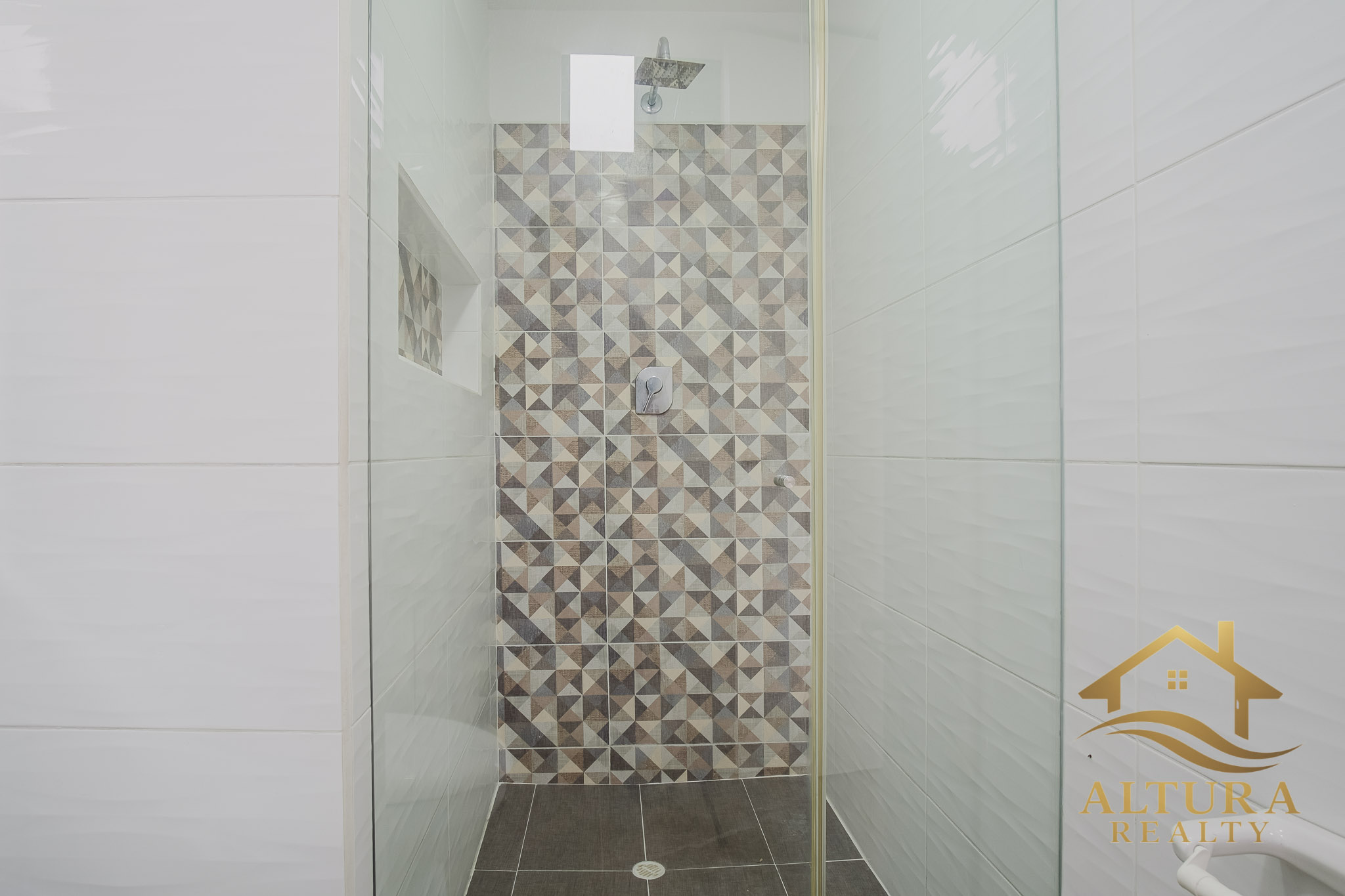 SE VENDE CASA CENTRAL EN CALARCA QUINDIO