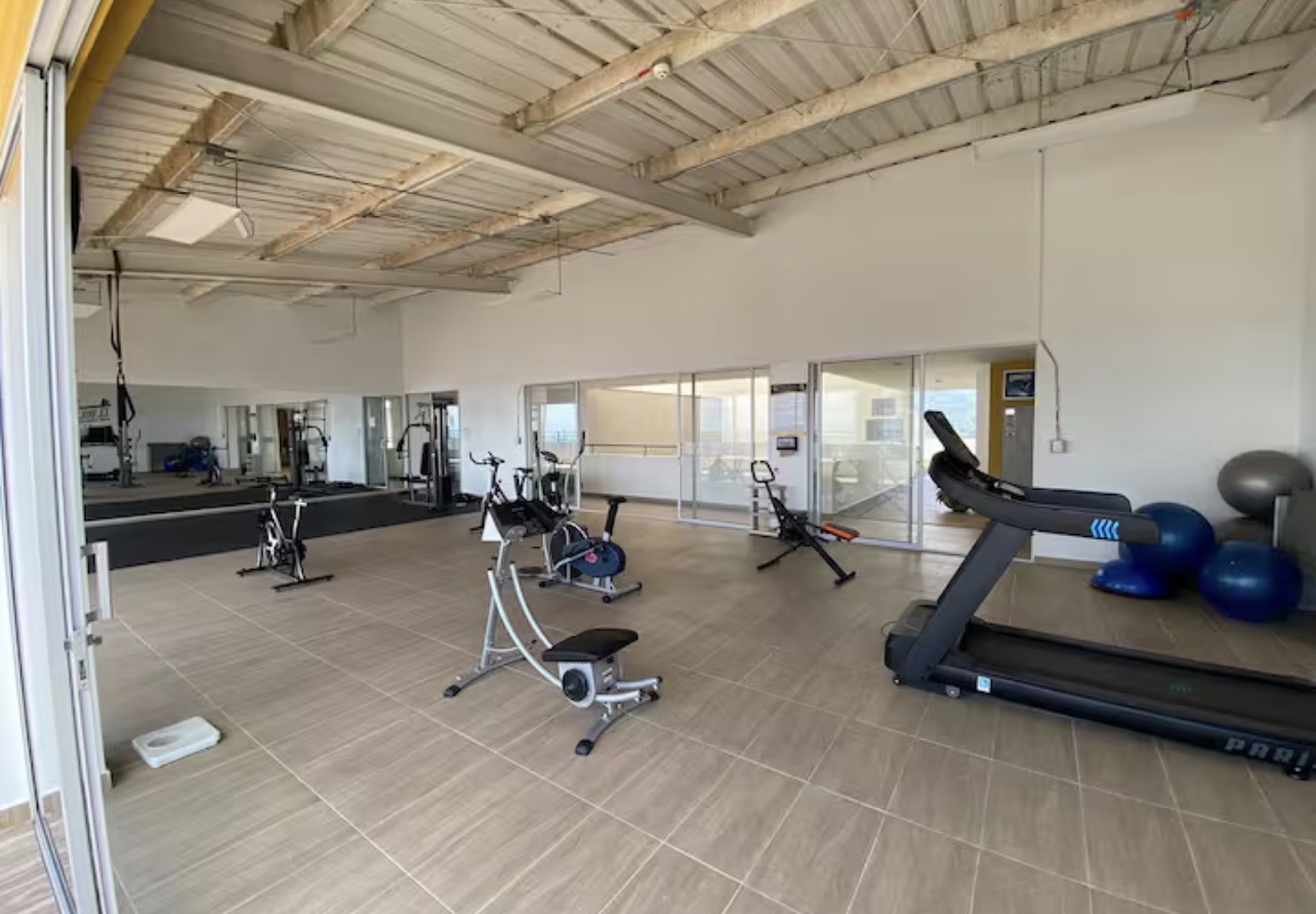 This 2 bedroom 2 bathroom apartment on the 11th floor of Clubhouse