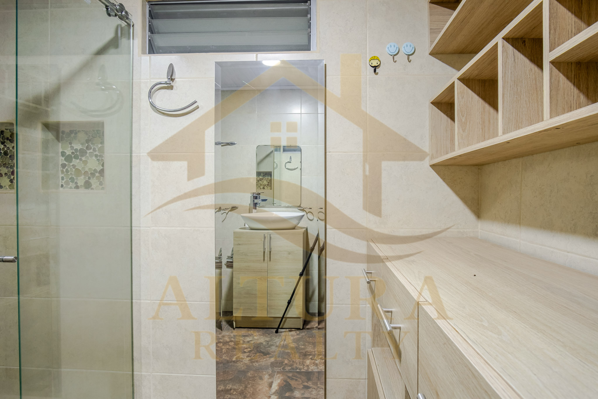 SE VENDE MODERNA CASA EN EL NORTE DE CIRCASIA