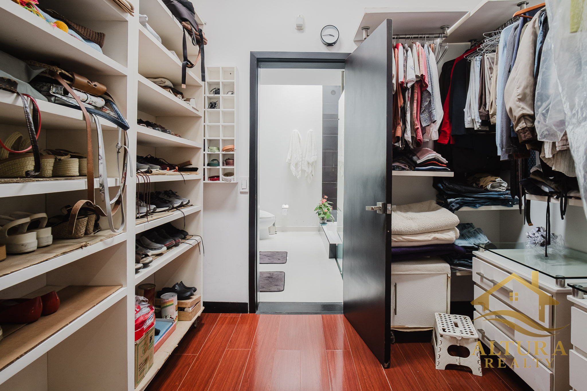 SE VENDE CASA EN CONJUNTO CERRADO A 5 MINUTOS DE ARMENIA