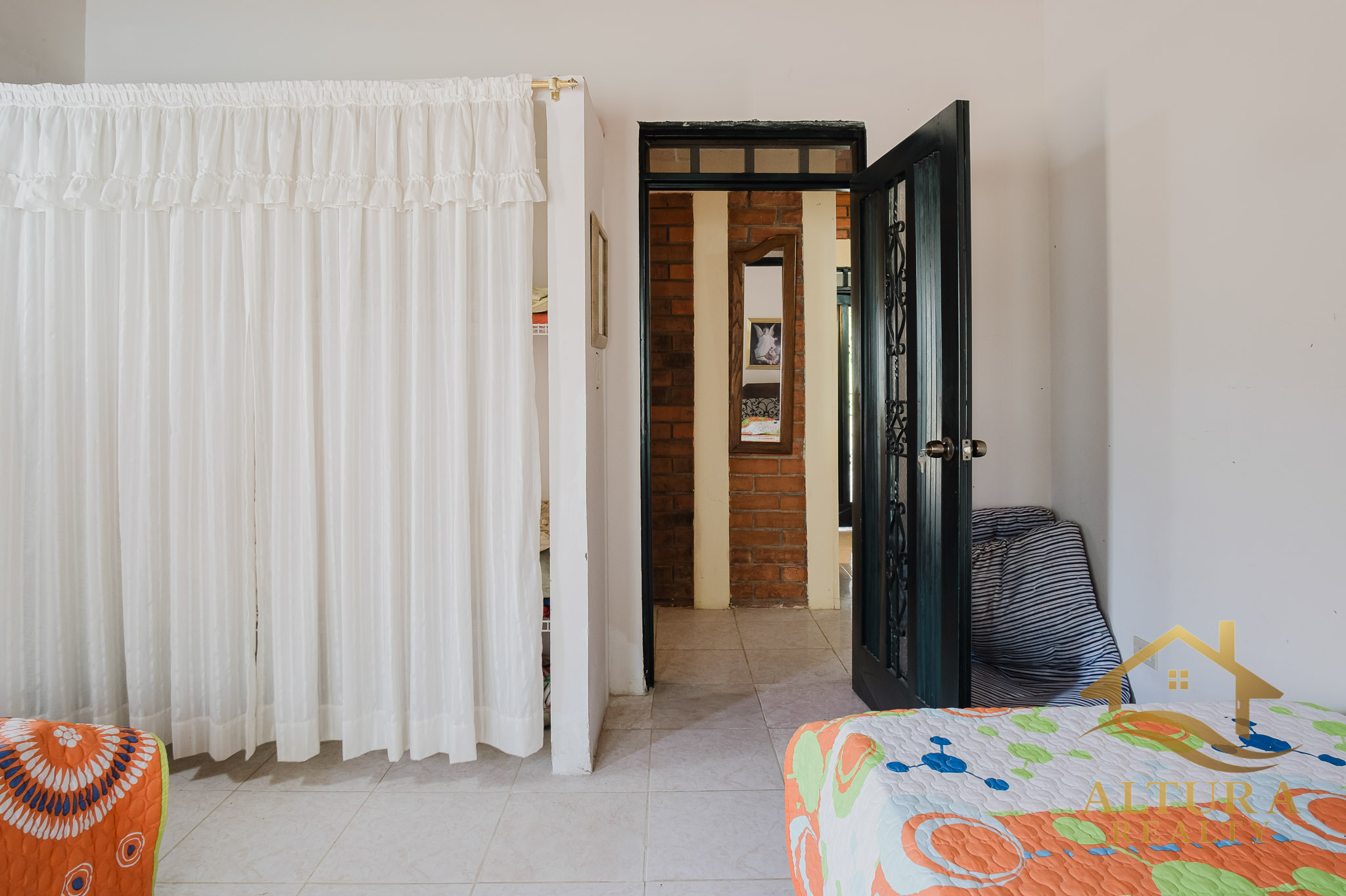 SE VENDE CASA CAMPESTRE EN ALCALA